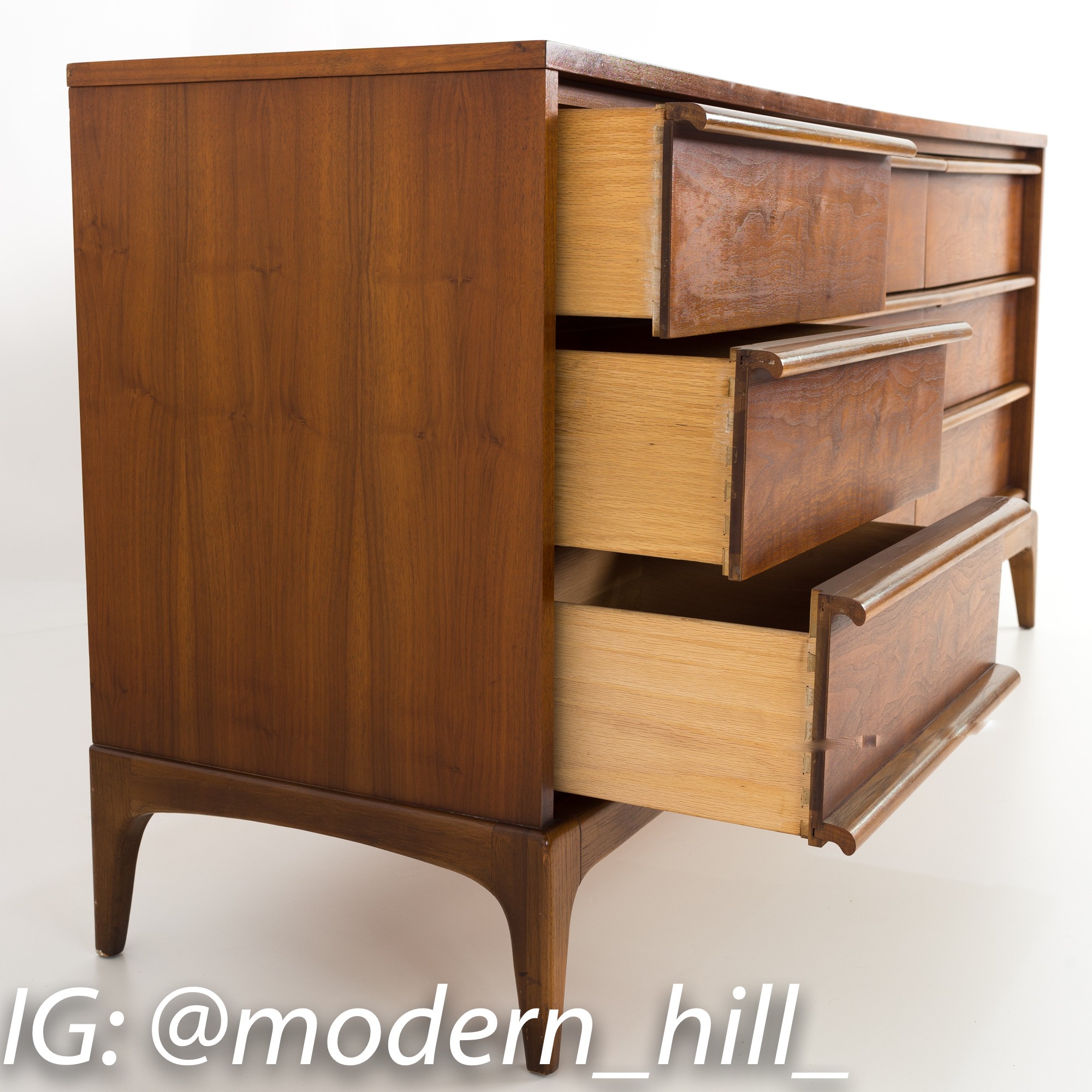 Lane Rhythm Paul Mccobb Style Mid Century 9 Drawer Lowboy Dresser