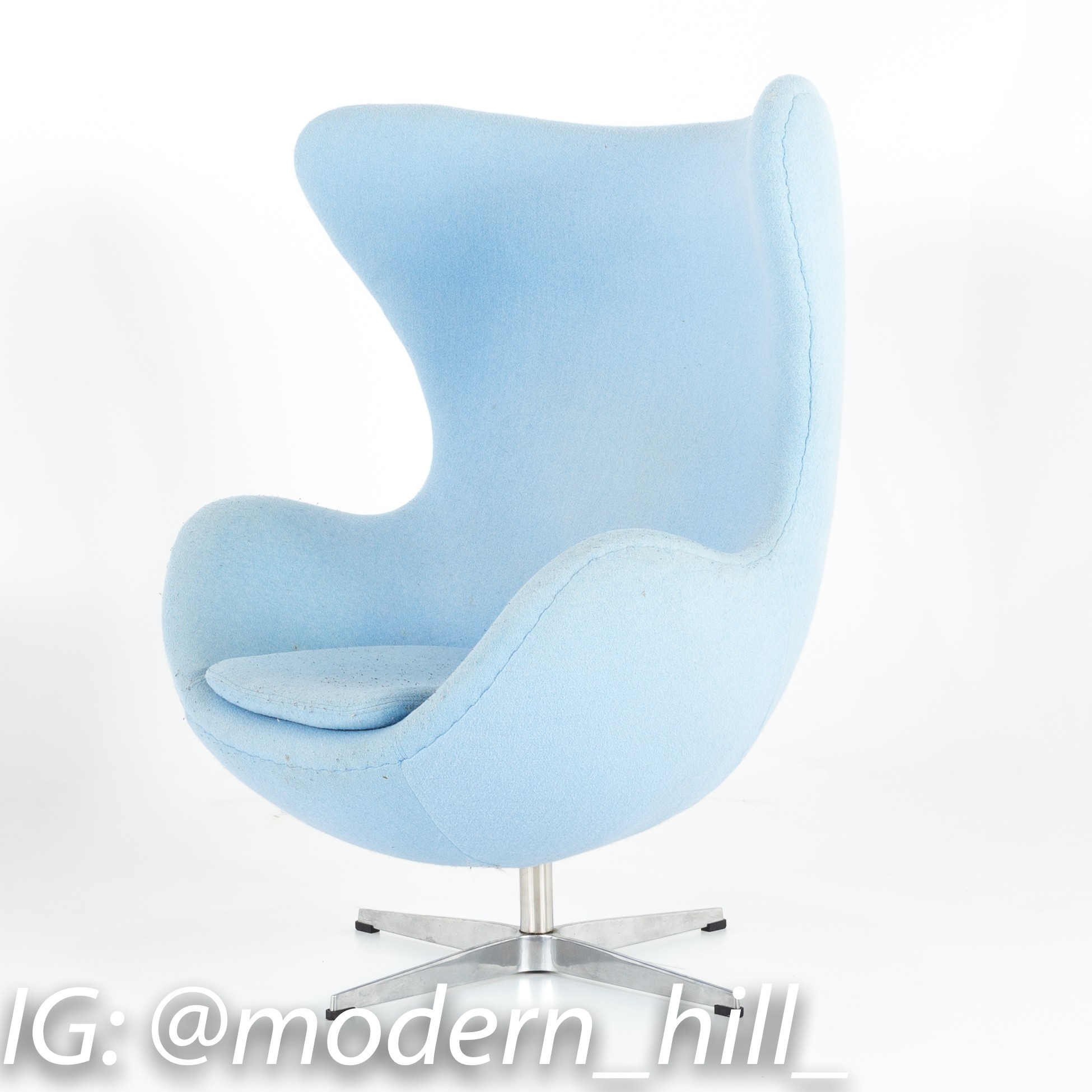 Arne Jacobsen for Fritz Hansen Style Mid Century Modern Egg Chair