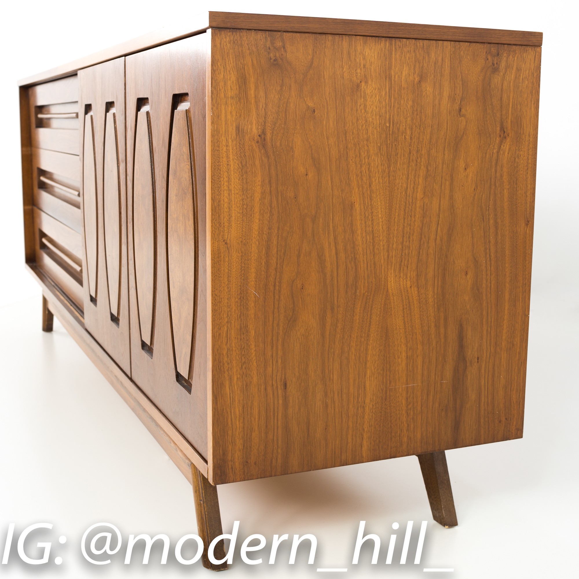 Young Manufacturing Mid Century Walnut Lowboy Dresser Credenza