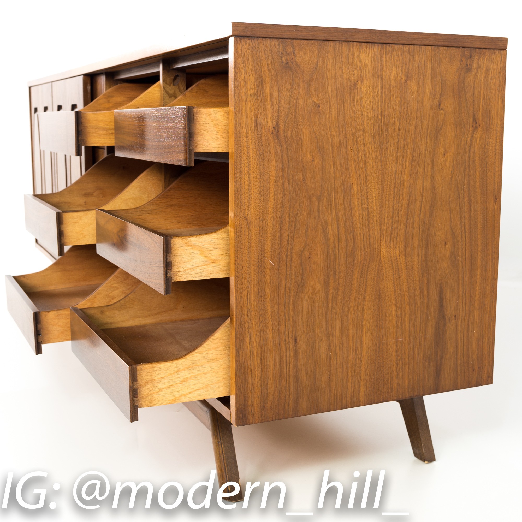 Young Manufacturing Mid Century Walnut Lowboy Dresser Credenza