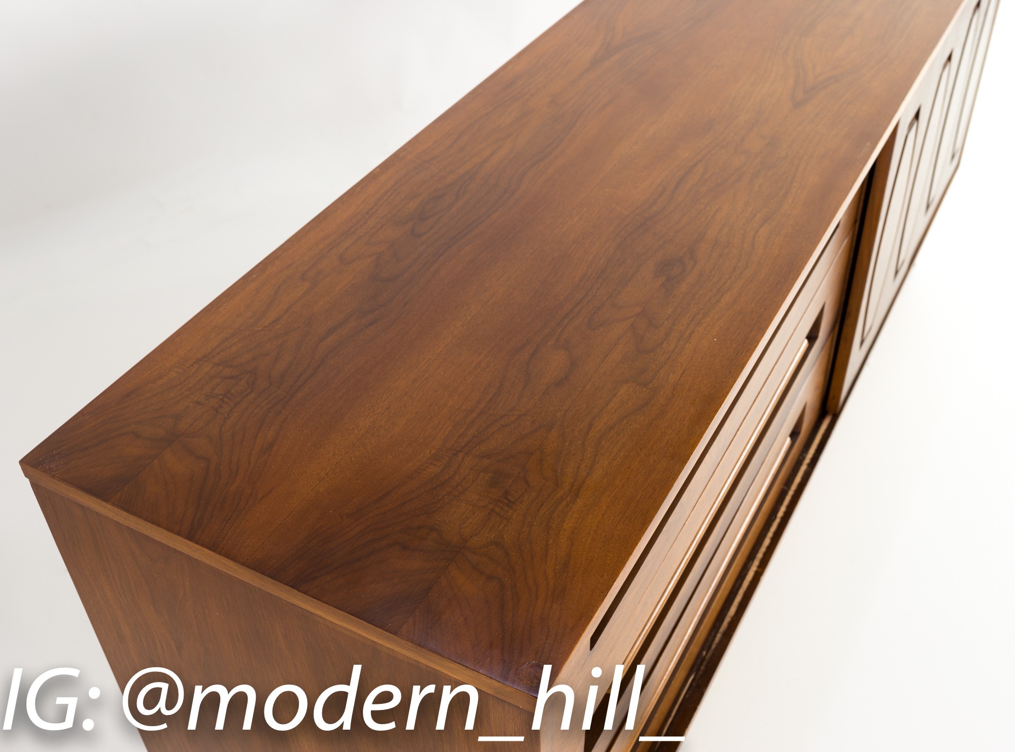 Young Manufacturing Mid Century Walnut Lowboy Dresser Credenza
