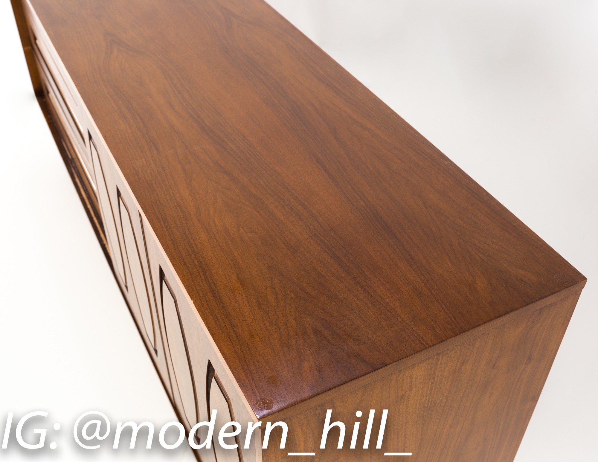 Young Manufacturing Mid Century Walnut Lowboy Dresser Credenza