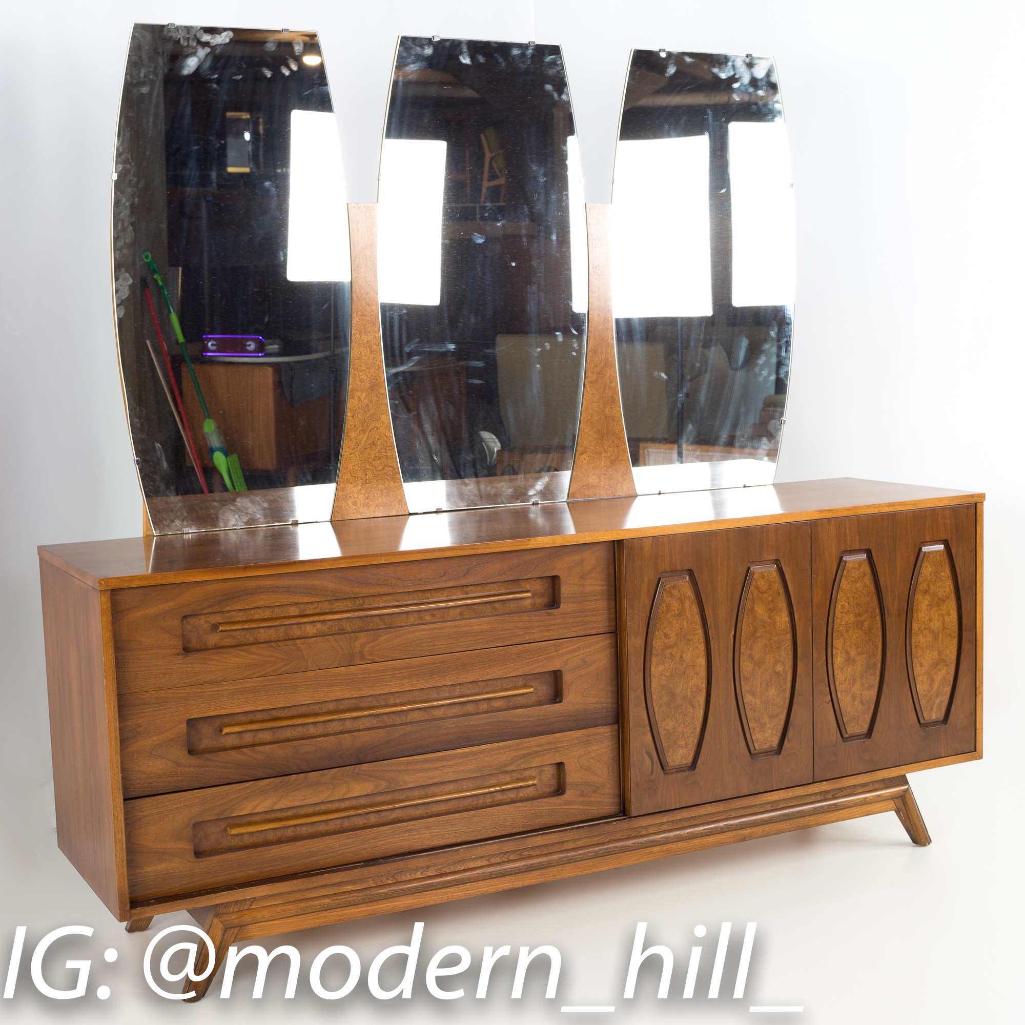 Young Manufacturing Mid Century Walnut Lowboy Dresser Credenza