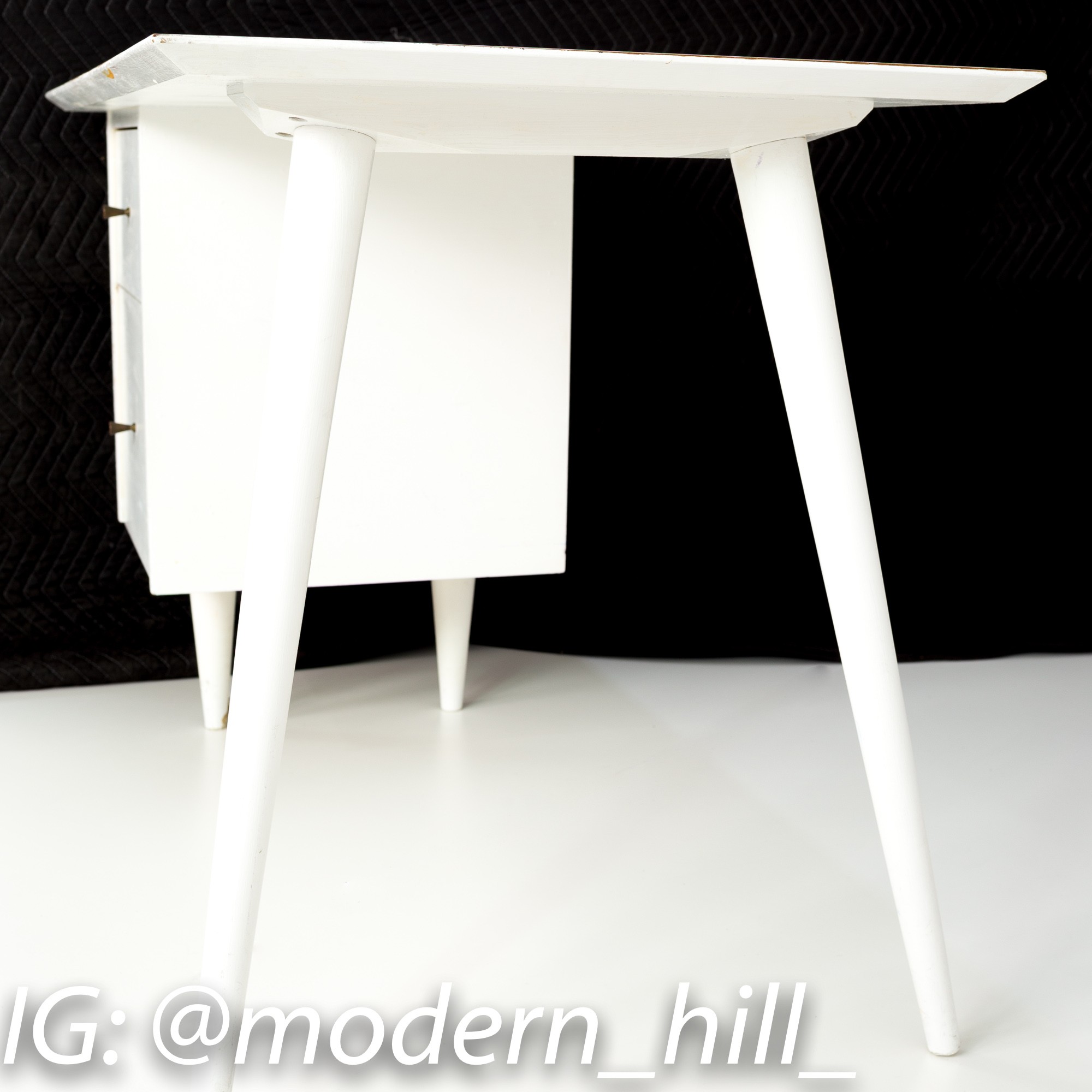 Paul Mccobb for Planner Group Mid Century White Single Sided Pedestal Desk