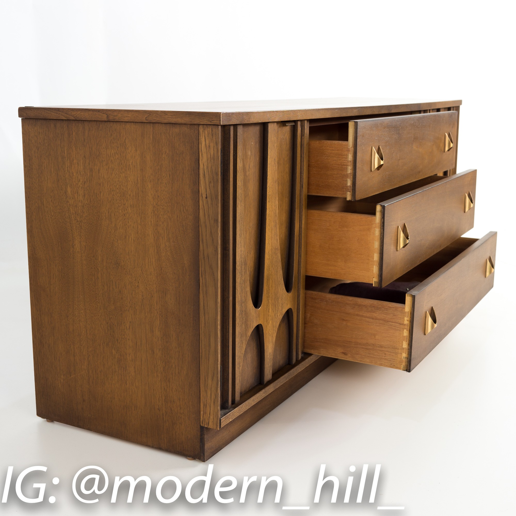 Broyhill Brasilia Mid Century Walnut Sideboard Credenza