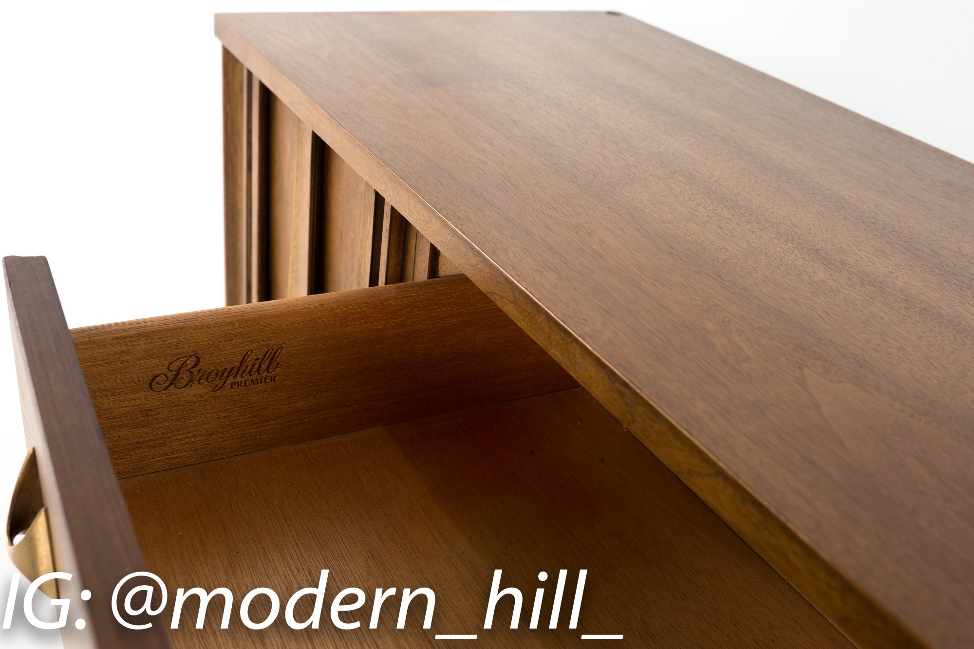 Broyhill Brasilia Mid Century Walnut Sideboard Credenza