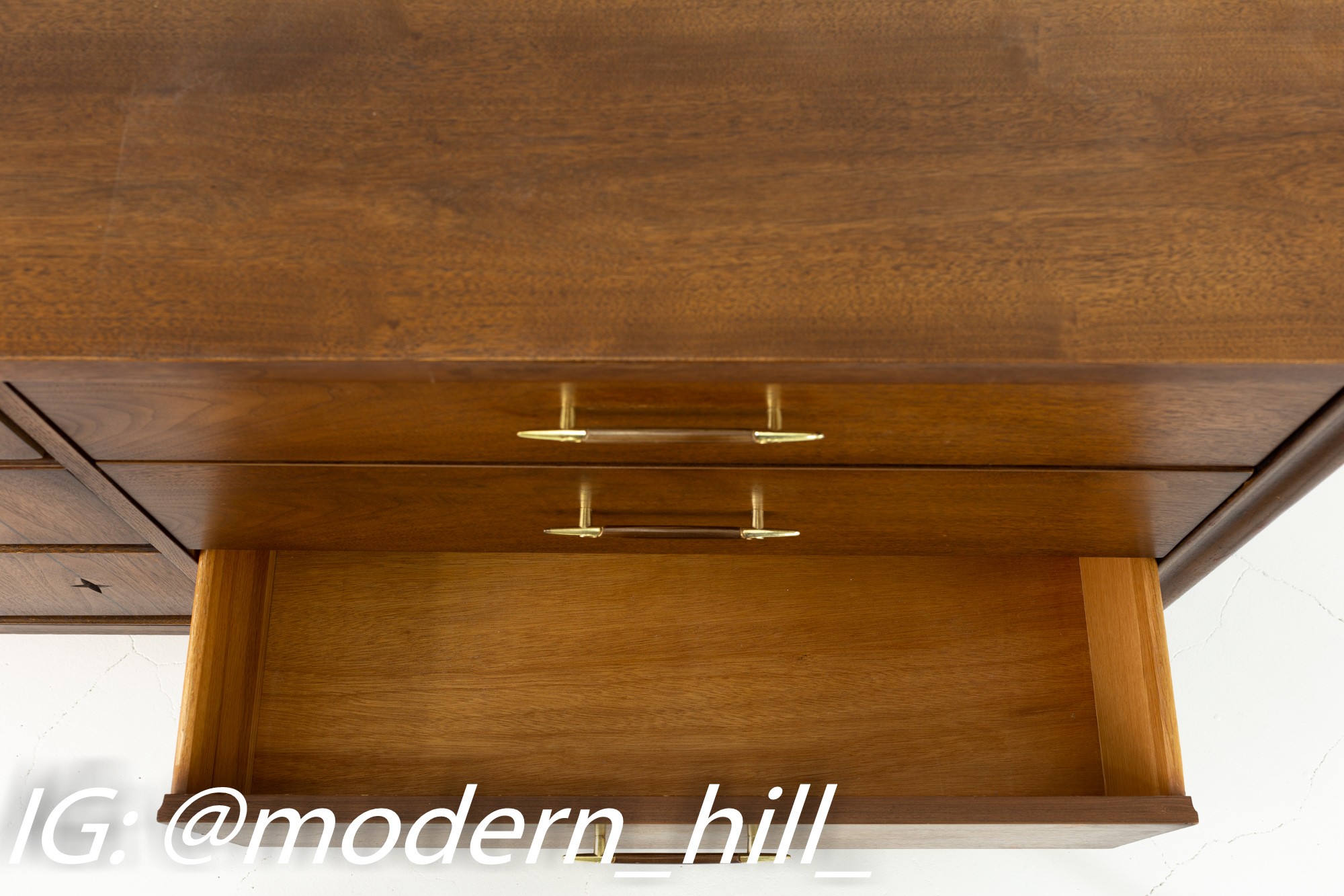 Broyhill Premier Saga Mid Century Walnut 6 Drawer Lowboy Dresser