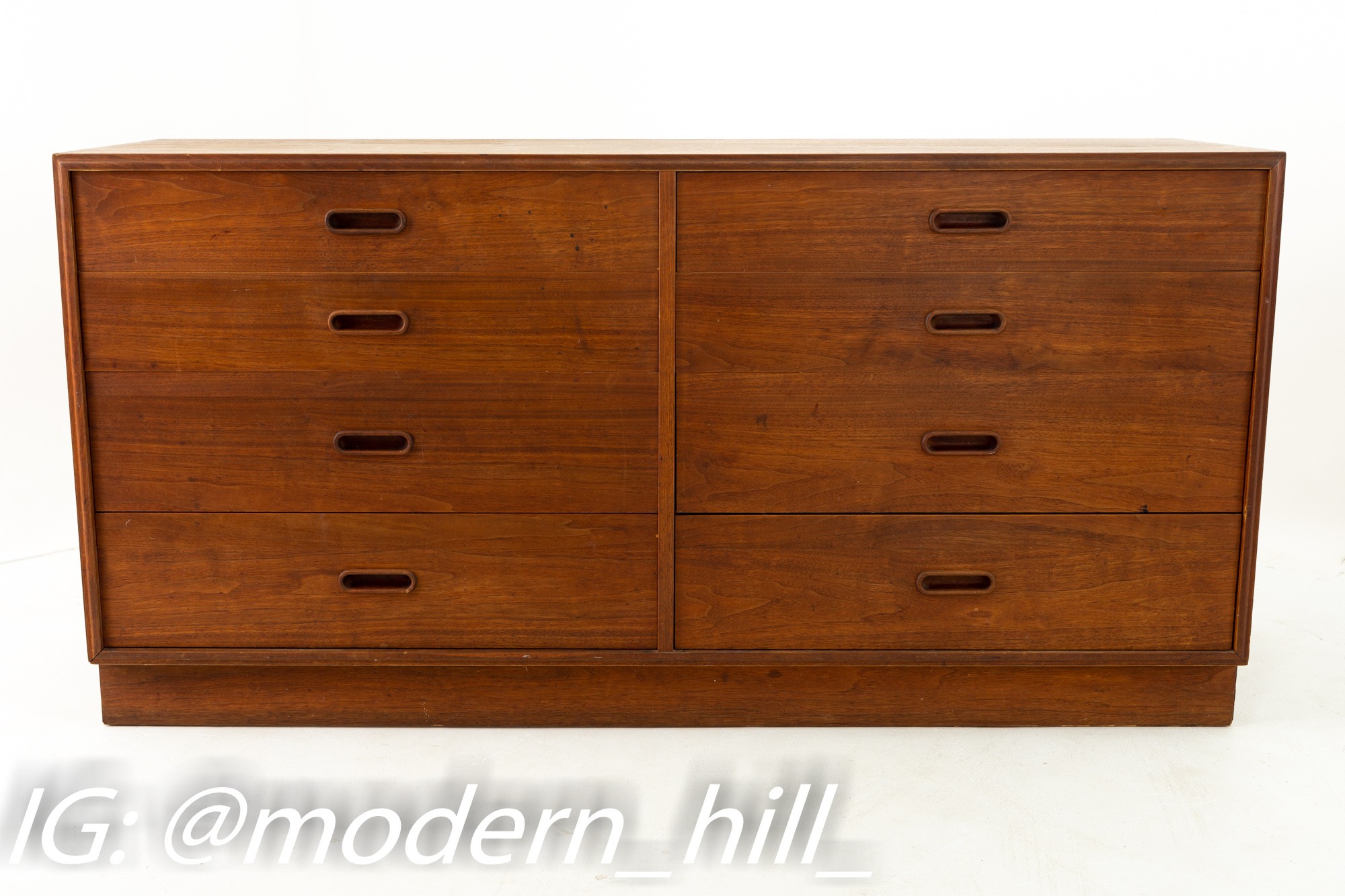 Jack Cartwright for Founders Mid Century Walnut 8 Drawer Lowboy Dresser