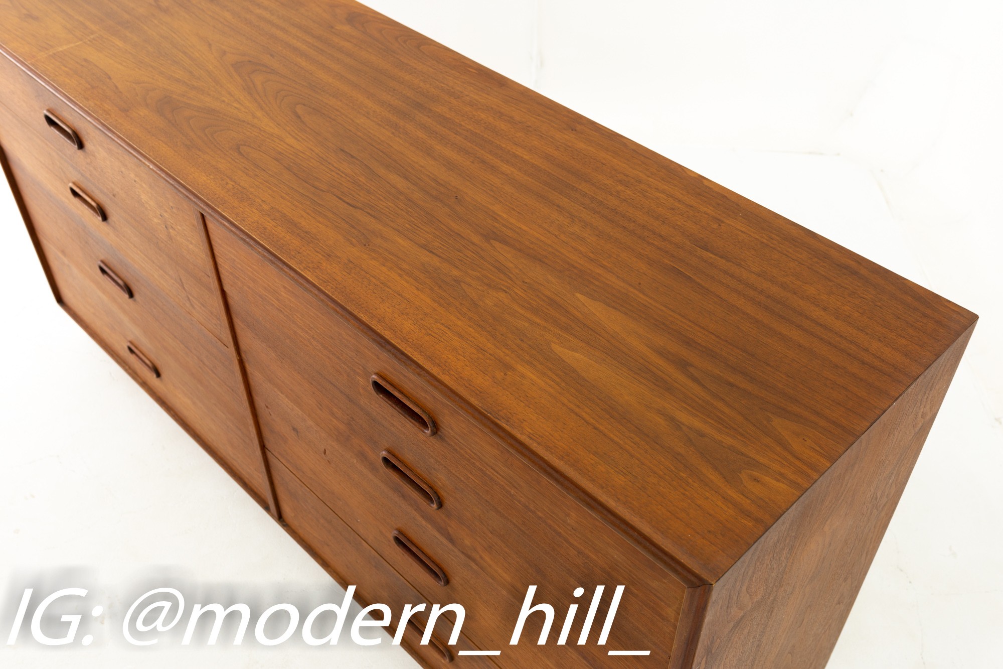 Jack Cartwright for Founders Mid Century Walnut 8 Drawer Lowboy Dresser