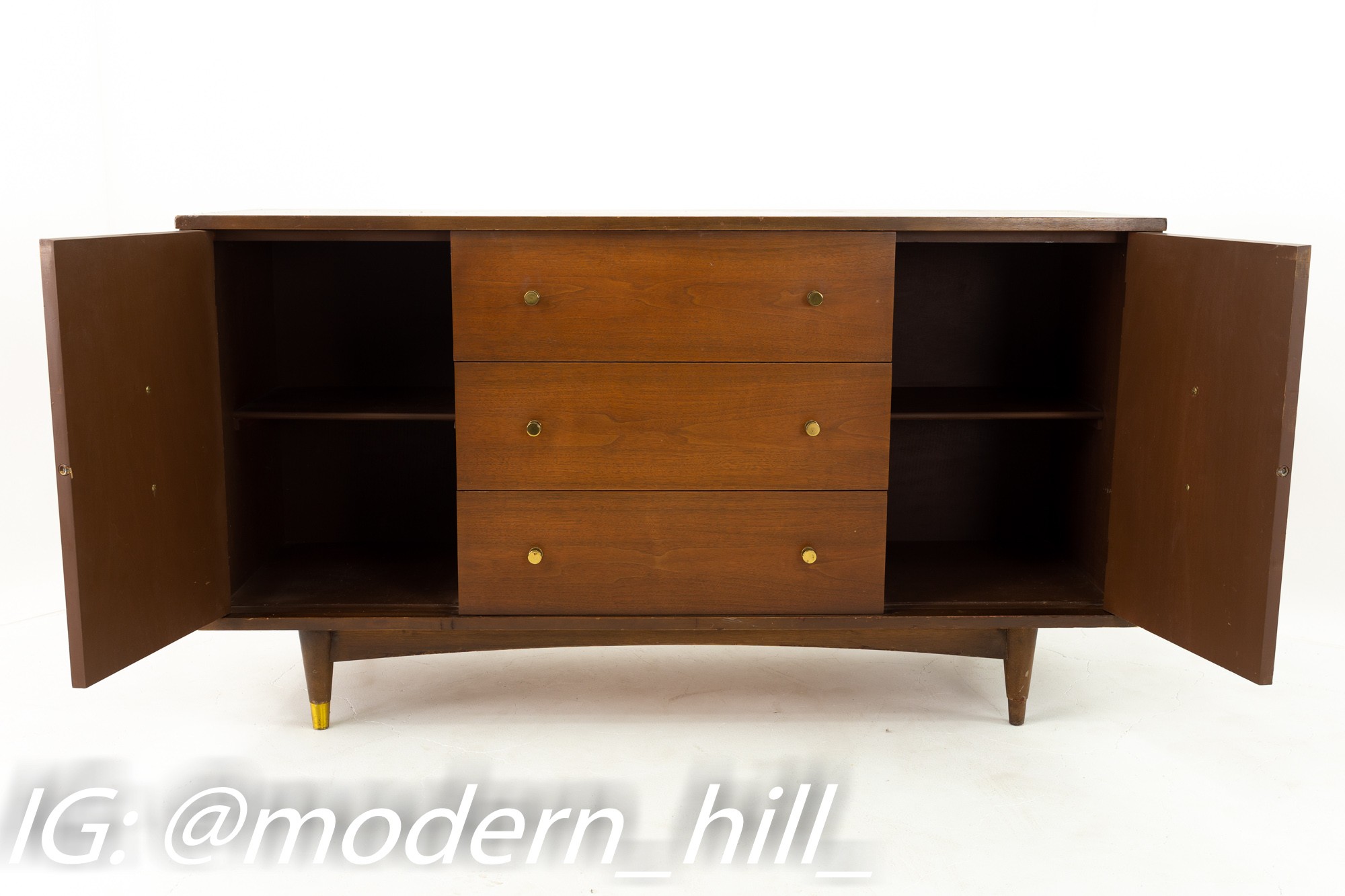 Stanley Furniture Mid Century Walnut Sideboard Credenza