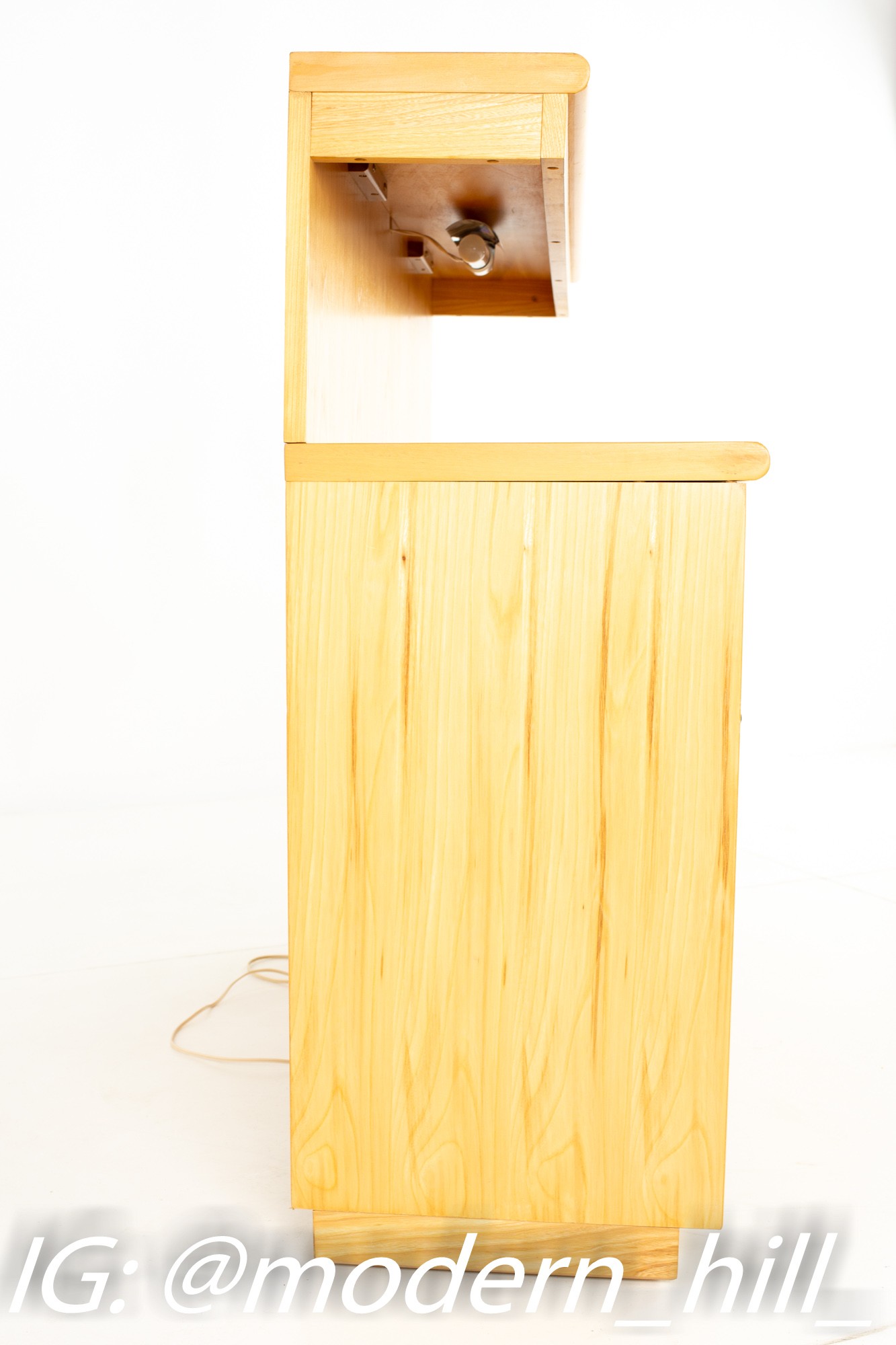 Jack Cartwright for Founders Mid Century Lighted Blonde Maple 4 Drawer Low Dresser Chest