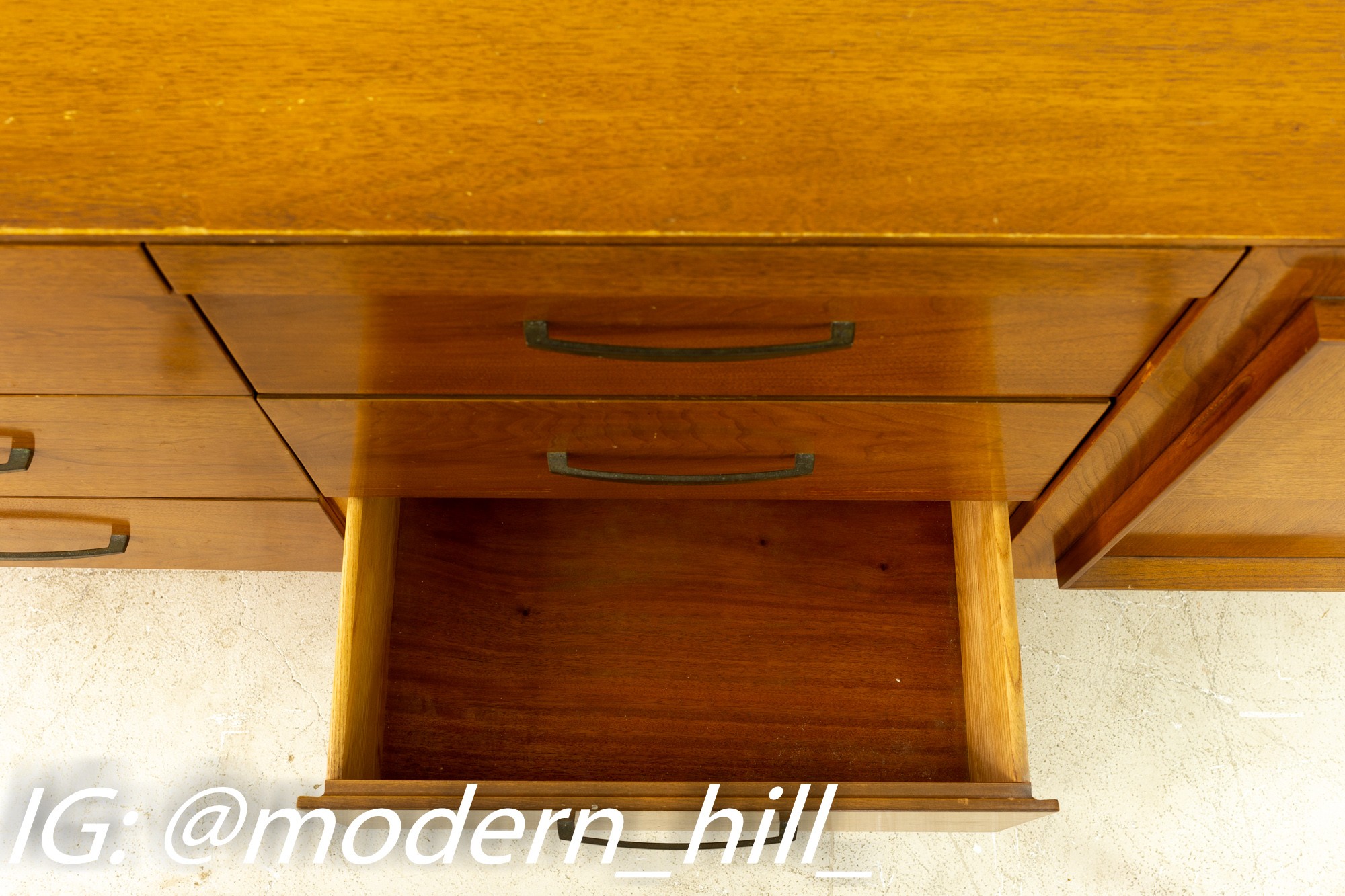 Hooker Dixie Furniture Style Mid Century Walnut 12 Drawer Lowboy Dresser