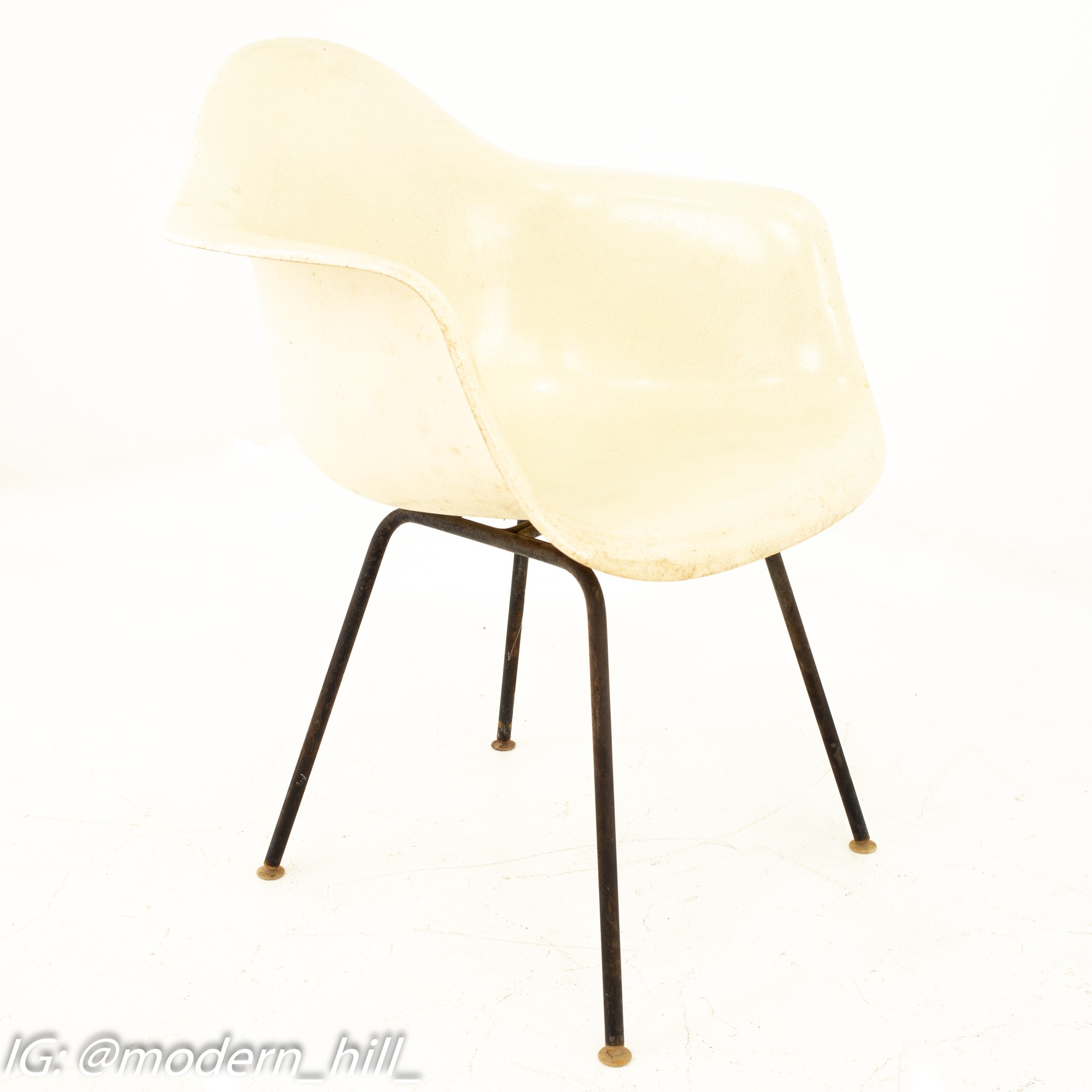 Images | Mid Century Modern Furniture - Mid Century Furniture Chicago Early Herman Miller Mid Century White Shell Chairs - Pair