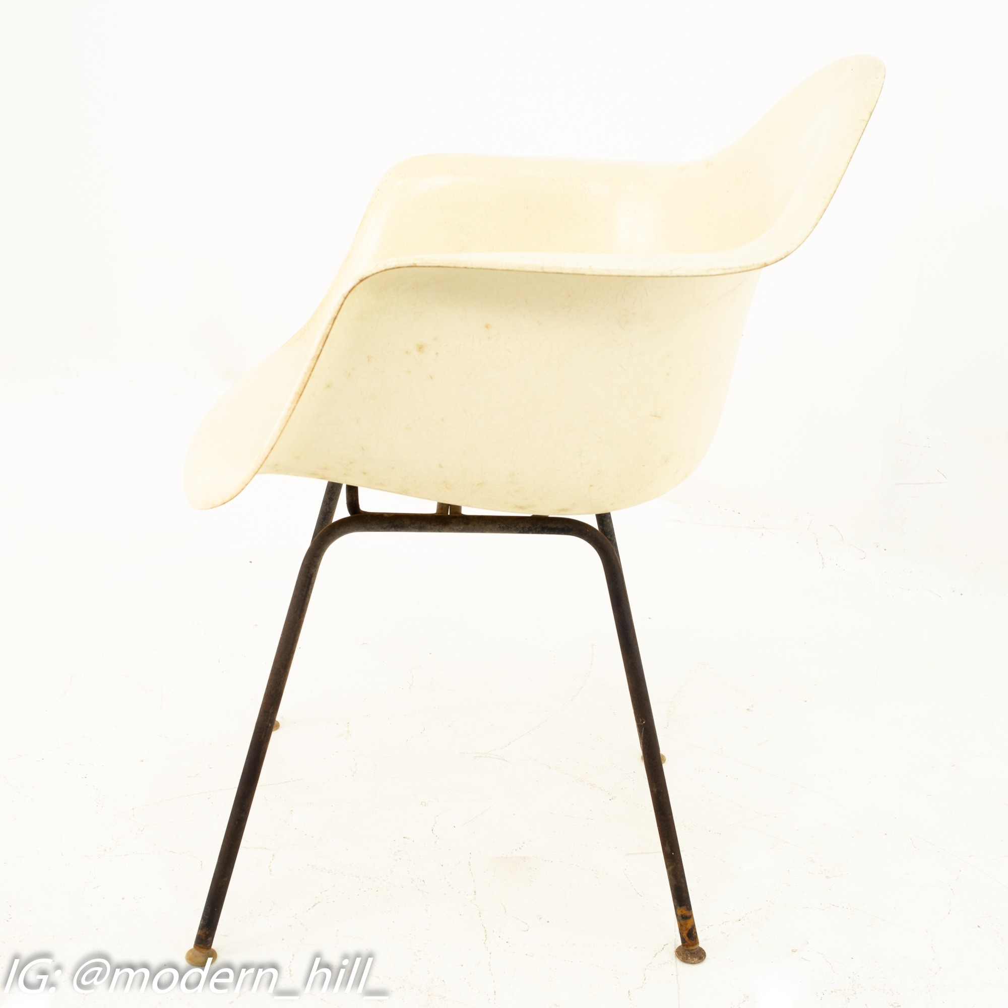 Images | Mid Century Modern Furniture - Mid Century Furniture Chicago Early Herman Miller Mid Century White Shell Chairs - Pair