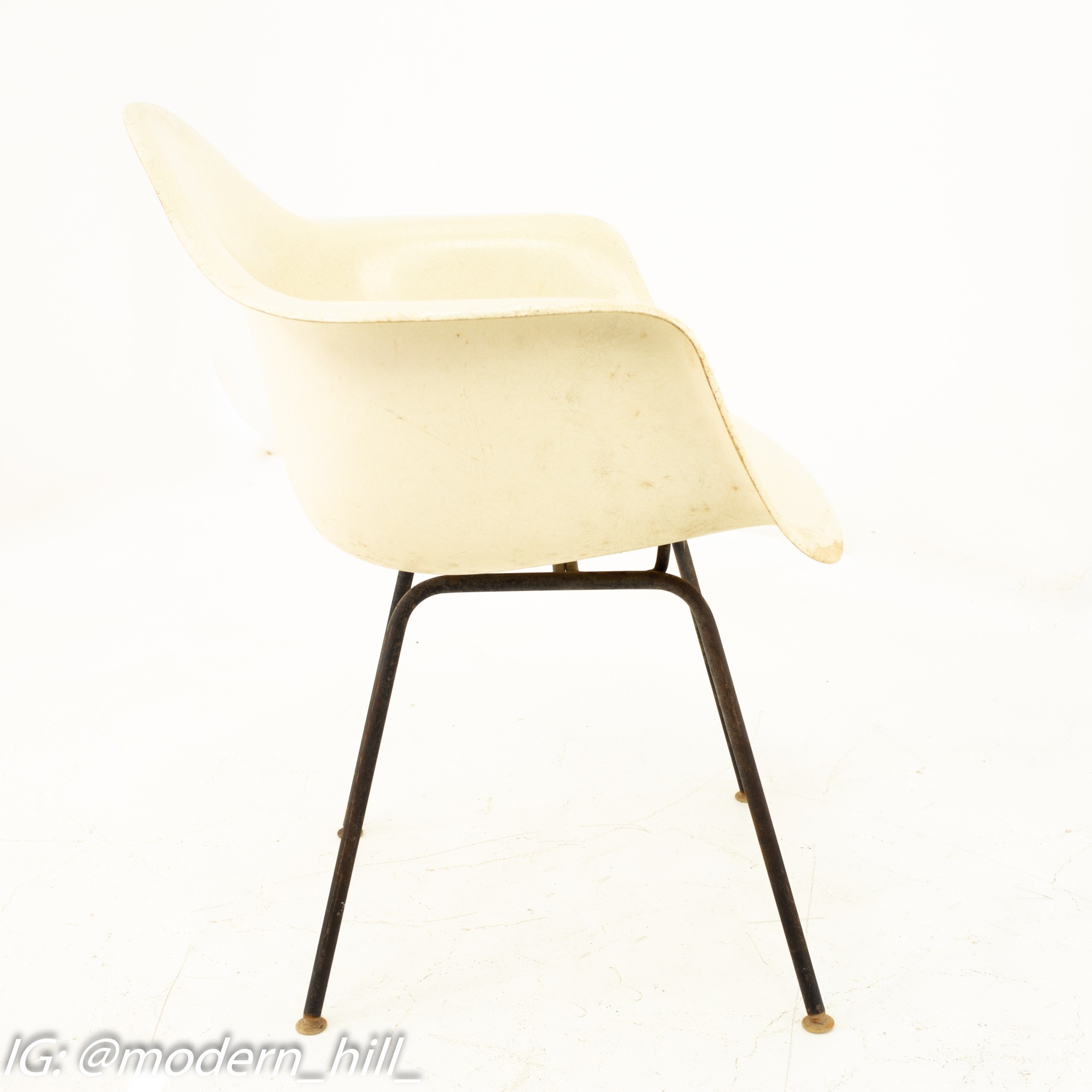 Images | Mid Century Modern Furniture - Mid Century Furniture Chicago Early Herman Miller Mid Century White Shell Chairs - Pair