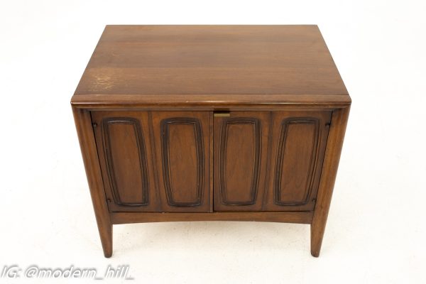 Broyhill Emphasis Mid Century 2-Door Nightstand Cabinet - Modern Hill  Furniture Warehouse – Mid Century Modern Furniture Chicago