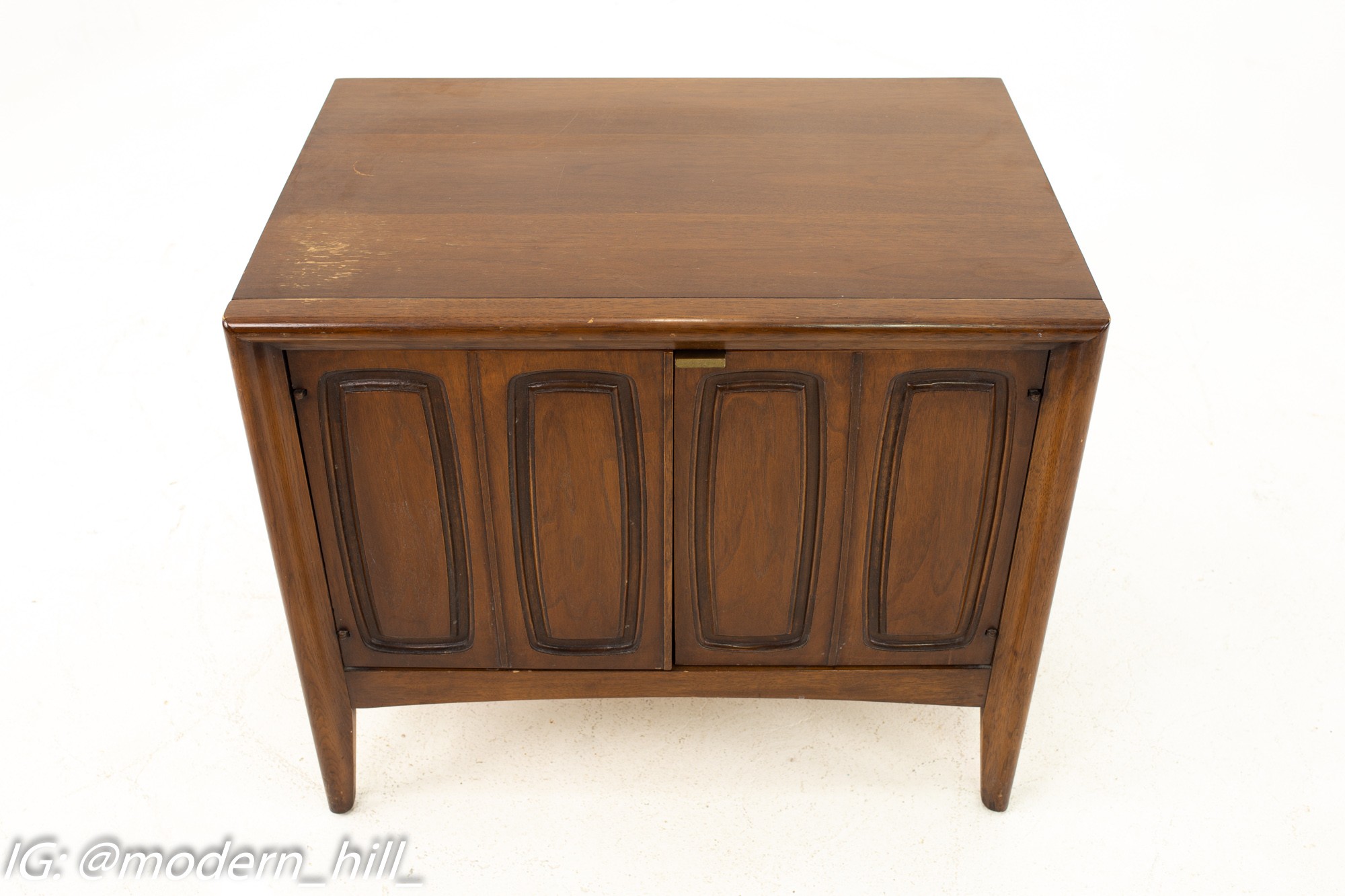 Broyhill Emphasis Mid Century 2-door Nightstand Cabinet