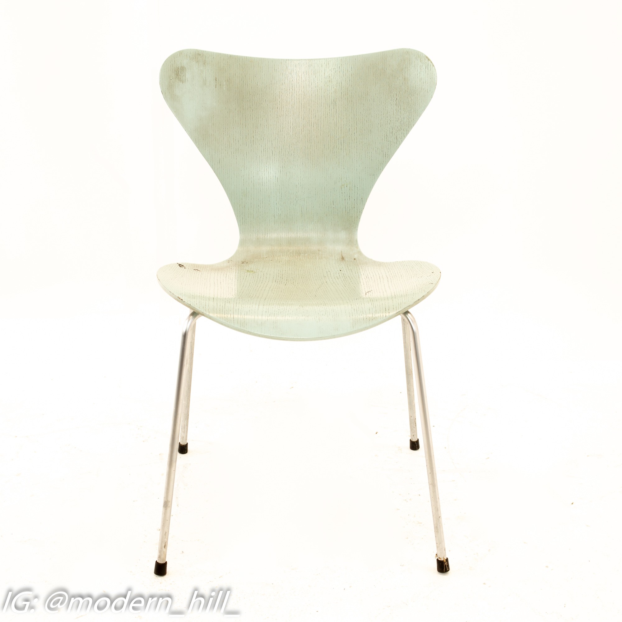 Arne Jacobsen for Fritz Hansen Mid Century Modern Series 7 Chair - Frost
