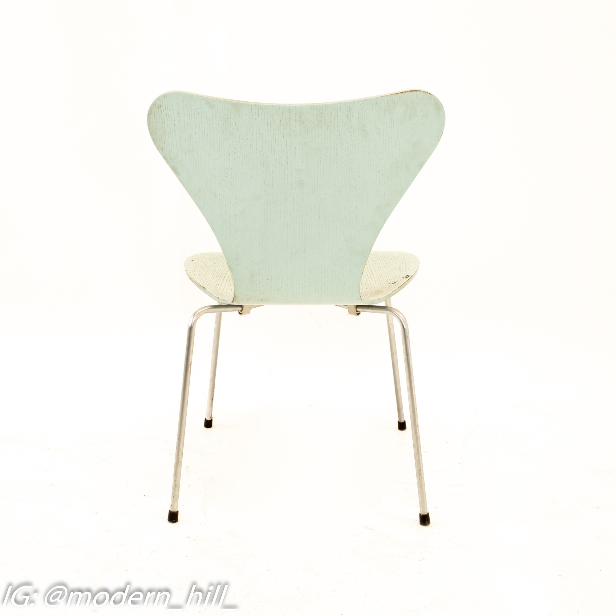 Arne Jacobsen for Fritz Hansen Mid Century Modern Series 7 Chair - Frost