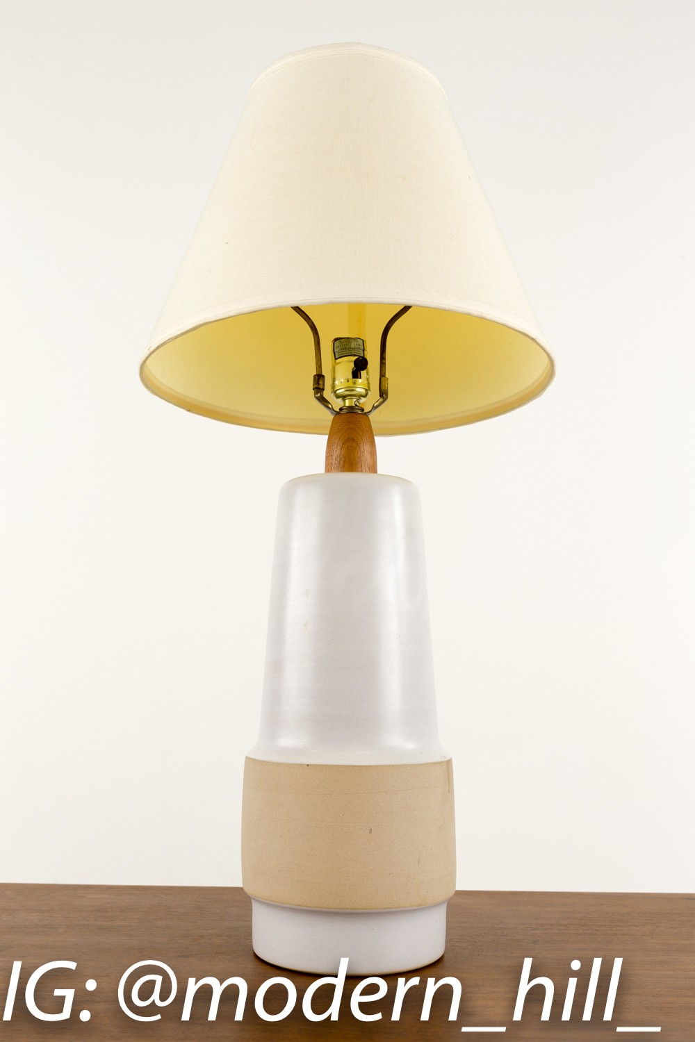 Mid-century Modern Gordon Martz Beige Pottery Table Lamp