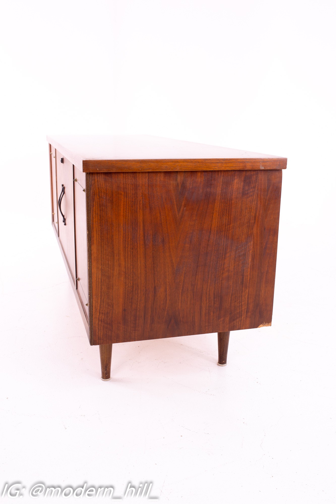 Images | Mid Century Modern Furniture - Mid Century Furniture Chicago Lane Mid Century Walnut and Brass Accent Cedar Chest