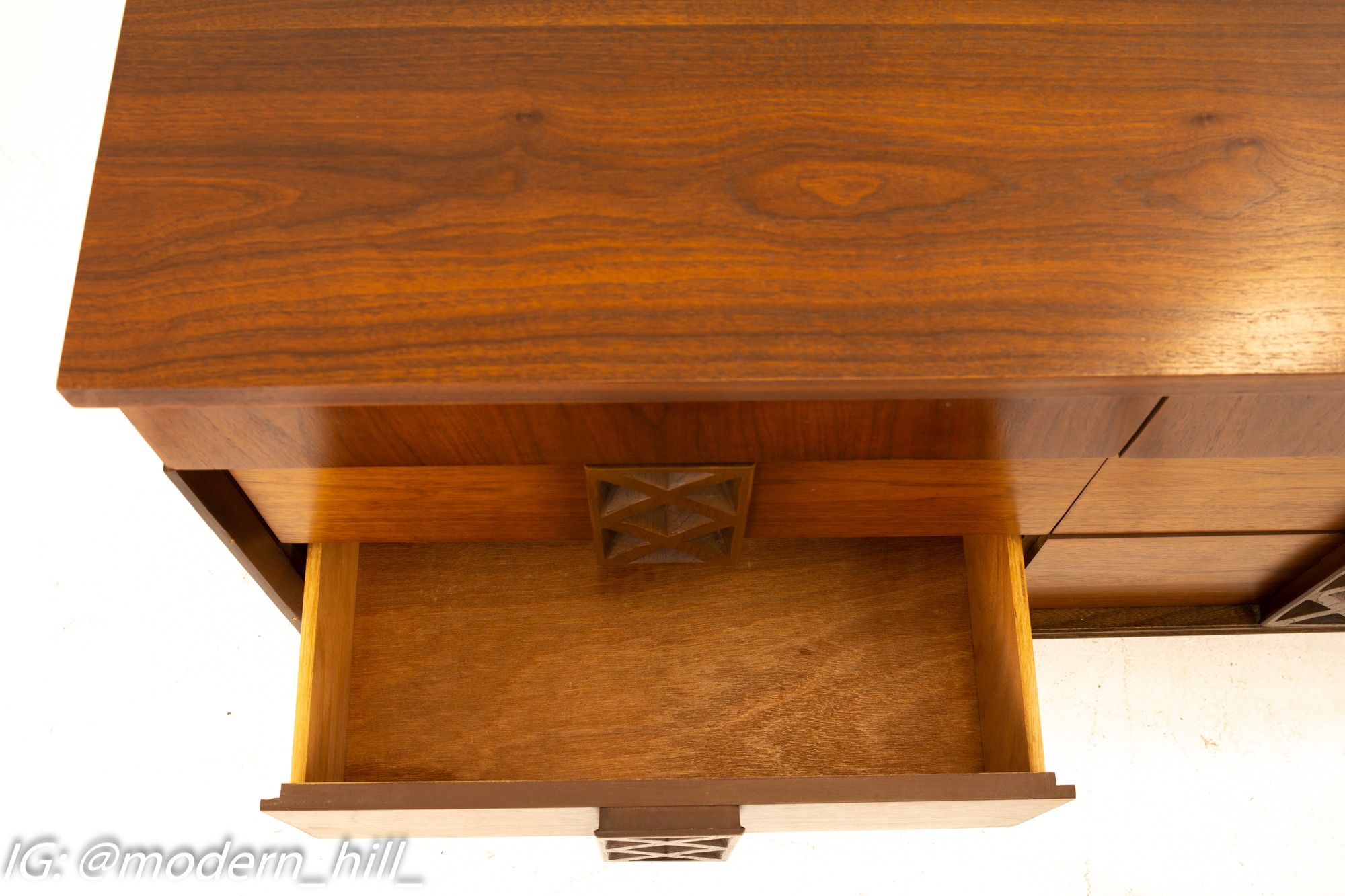 Bassett Furniture Mid Century X Front Walnut 9 Drawer Lowboy Dresser