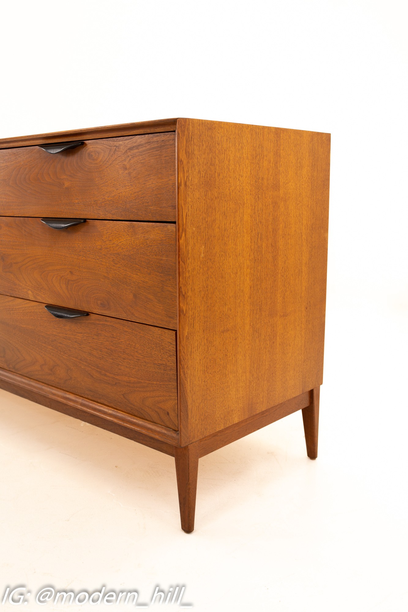 Dillingham Mid Century Lowboy 9-drawer Dresser