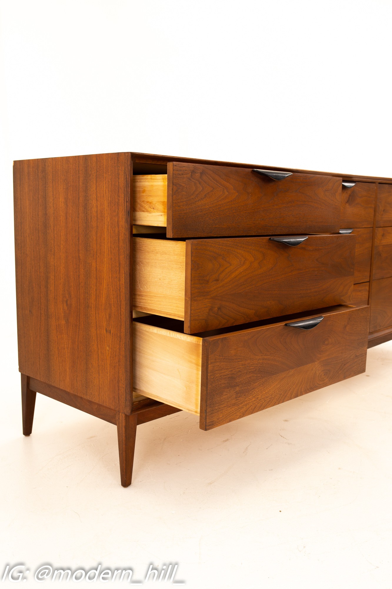 Dillingham Mid Century Lowboy 9-drawer Dresser