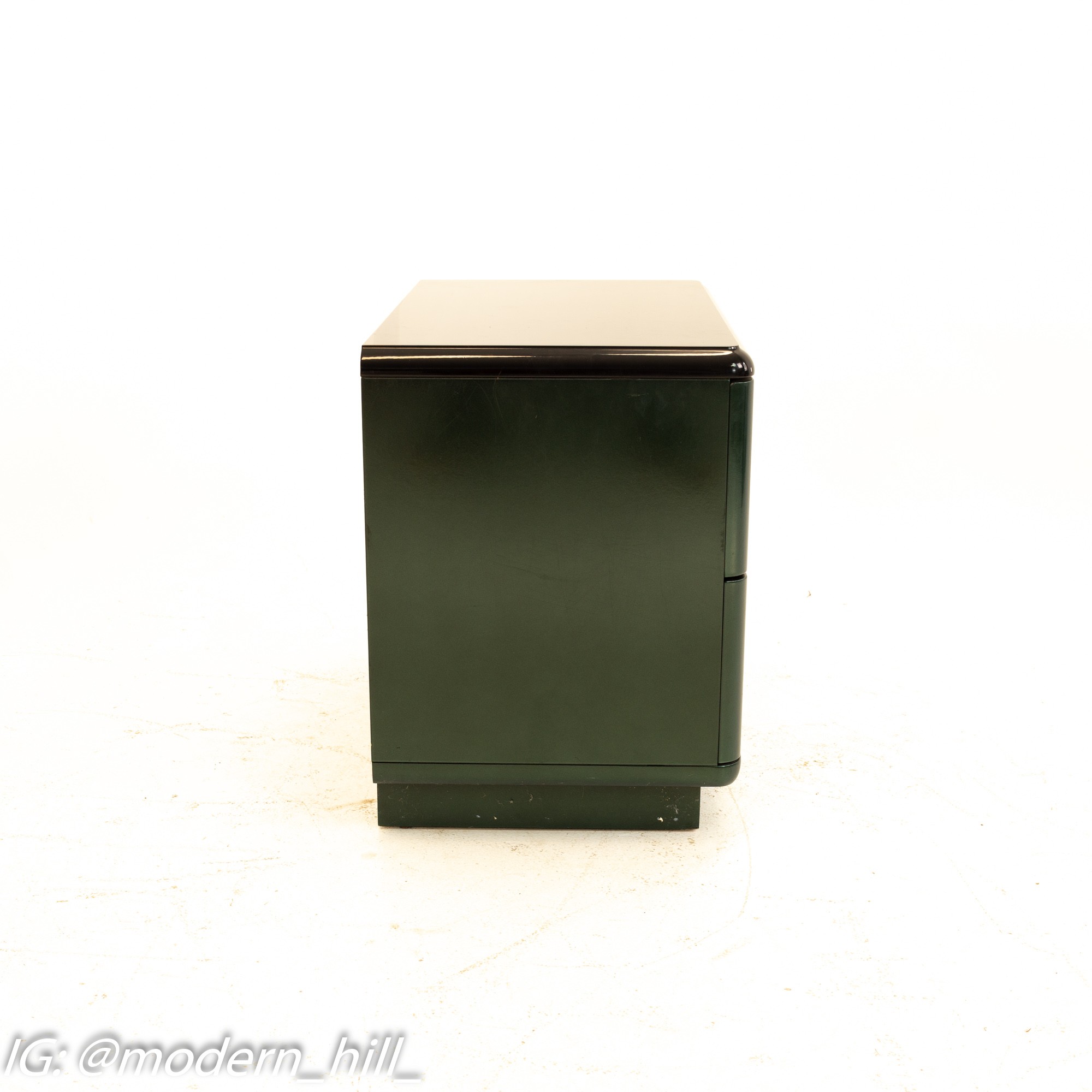 Lane Mid Century 2 Drawer Black and Green Lacquer Nightstands - Pair