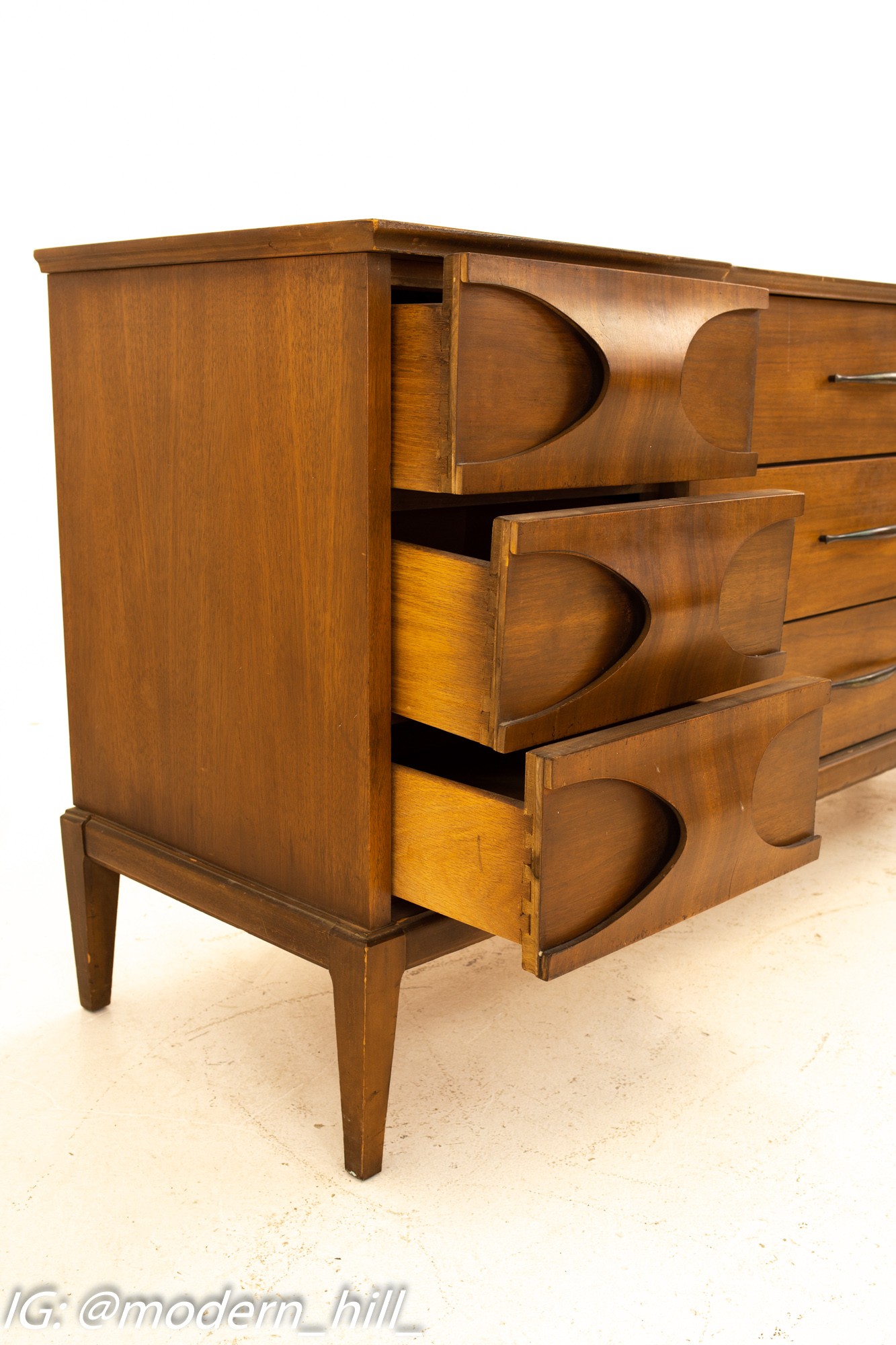 Broyhill Brasilia Style Mid Century Walnut Brutalist 9 Drawer Dresser