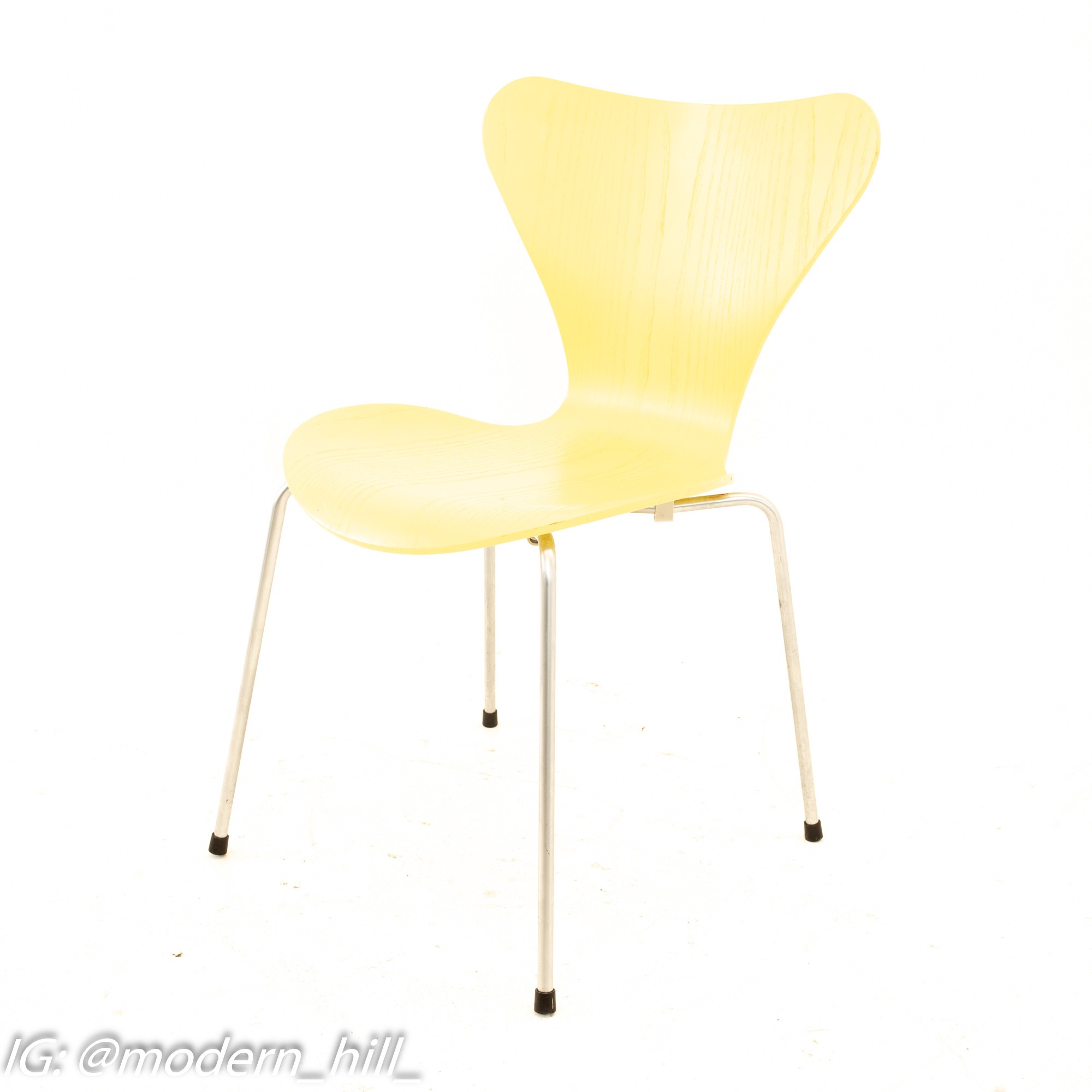 Arne Jacobsen for Fritz Hansen Mid Century Series 7 Chair - Light Yellow - Set of 7