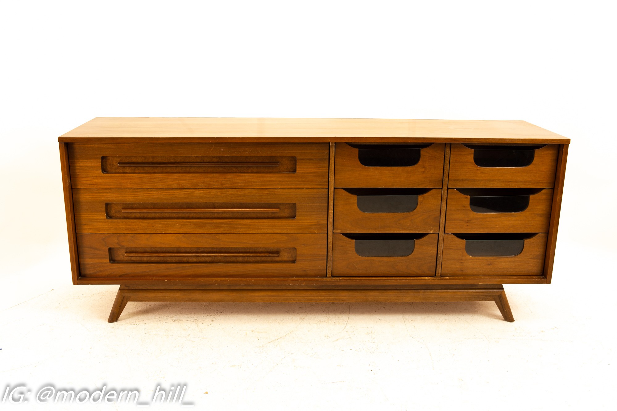 Young Manufacturing Mid Century 9 Drawer Lowboy Dresser