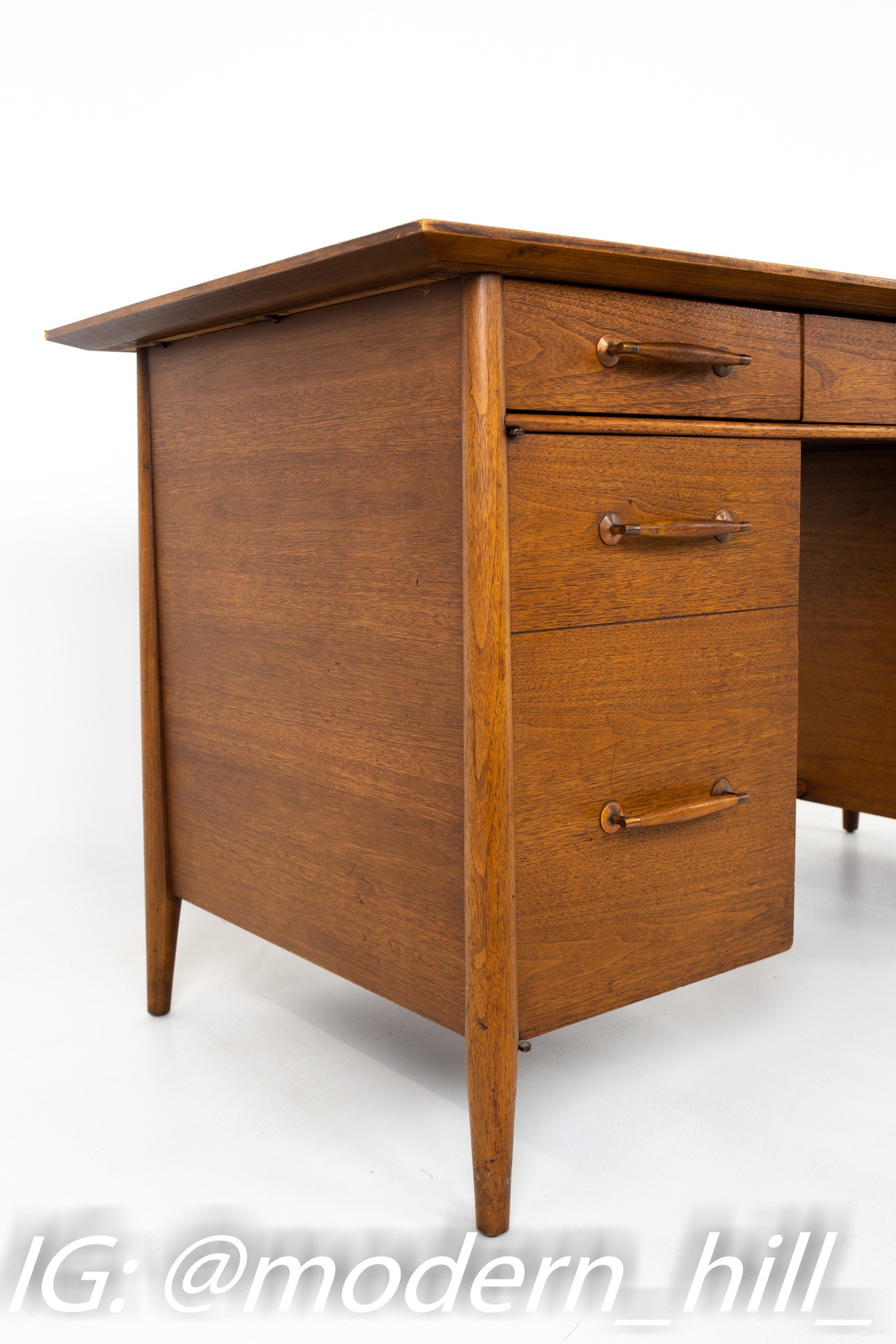 Paul Mccobb Style Henredon Heritage Mid Century Walnut 1 Door 5 Drawer Desk