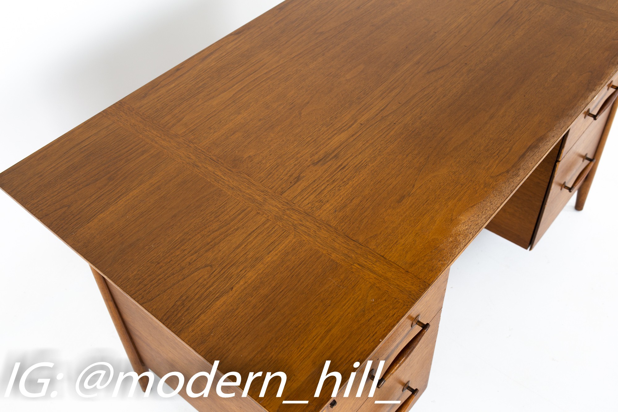 Paul Mccobb Style Henredon Heritage Mid Century Walnut 1 Door 5 Drawer Desk