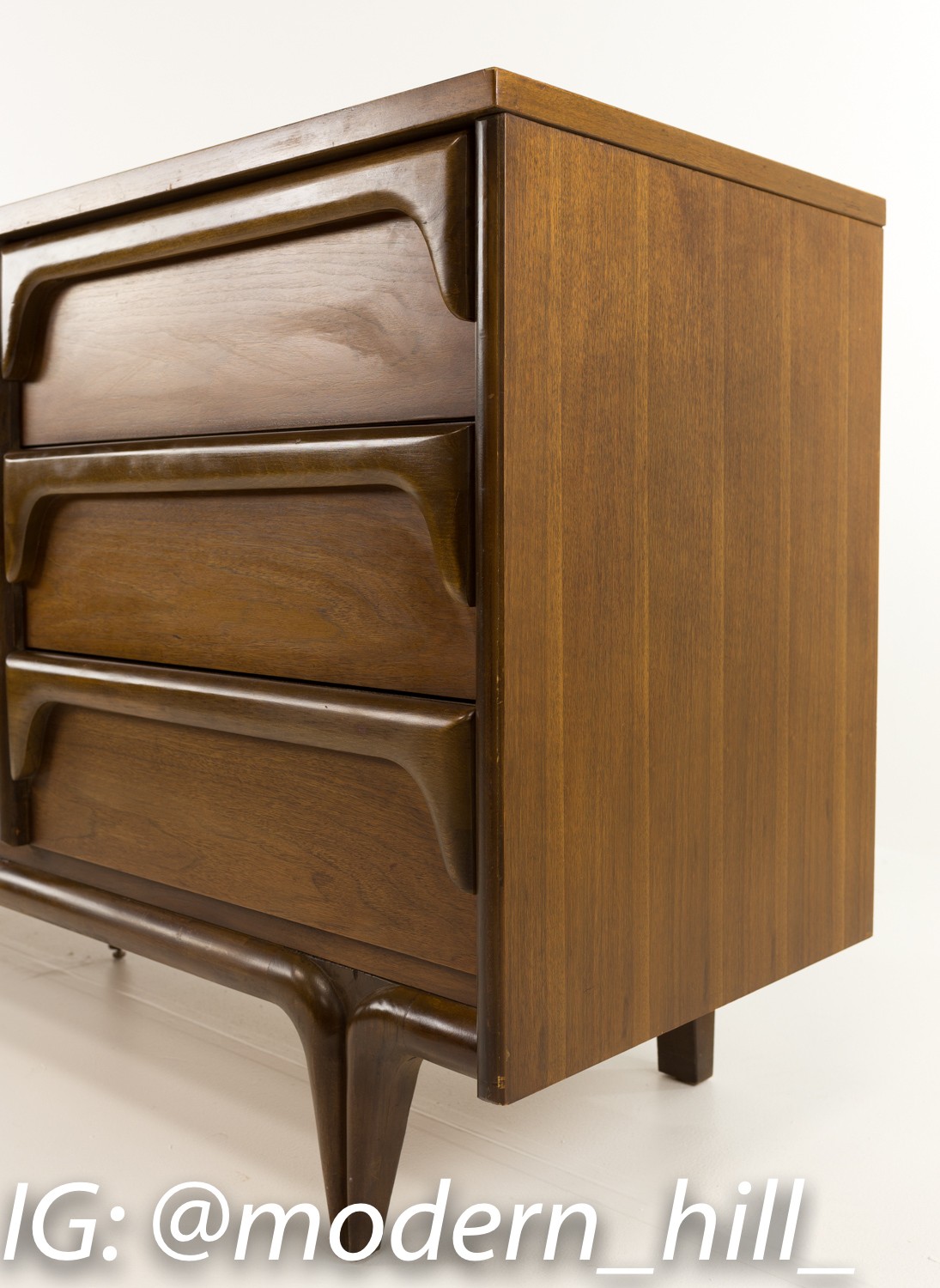 Bassett Mid-century Modern Lowboy Dresser