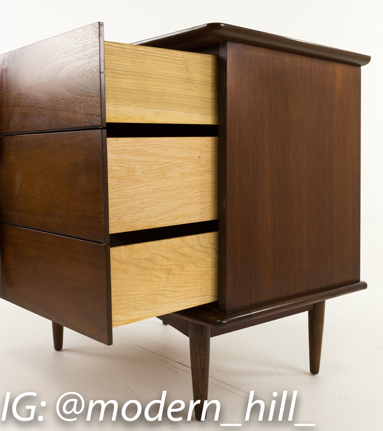 United Furniture 3 Drawer Small Chest