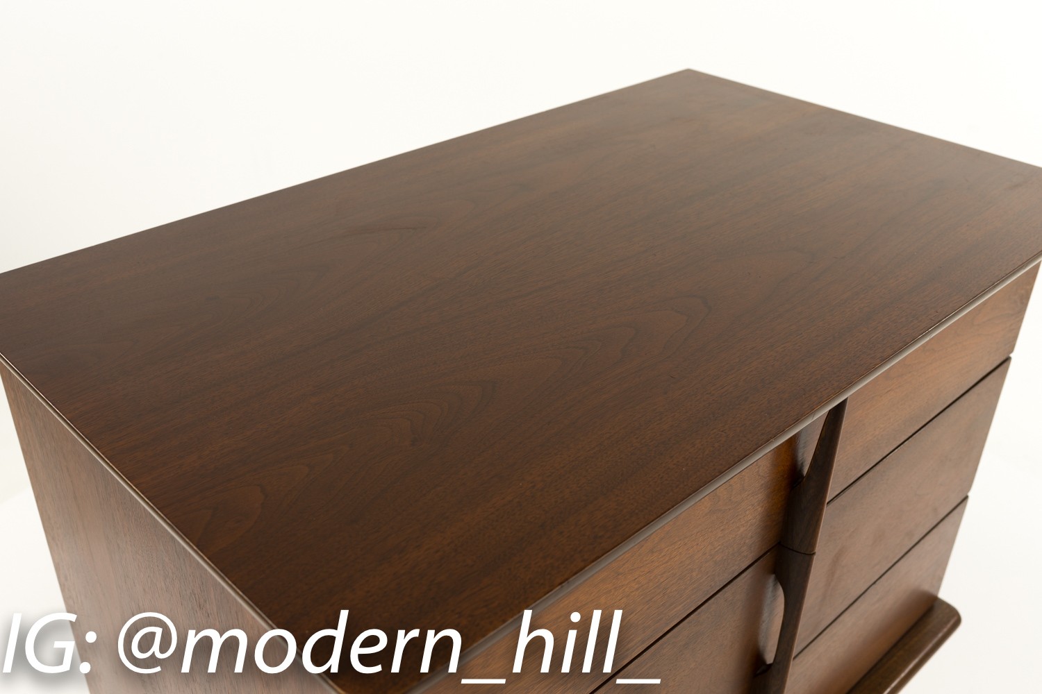 United Furniture 3 Drawer Small Chest