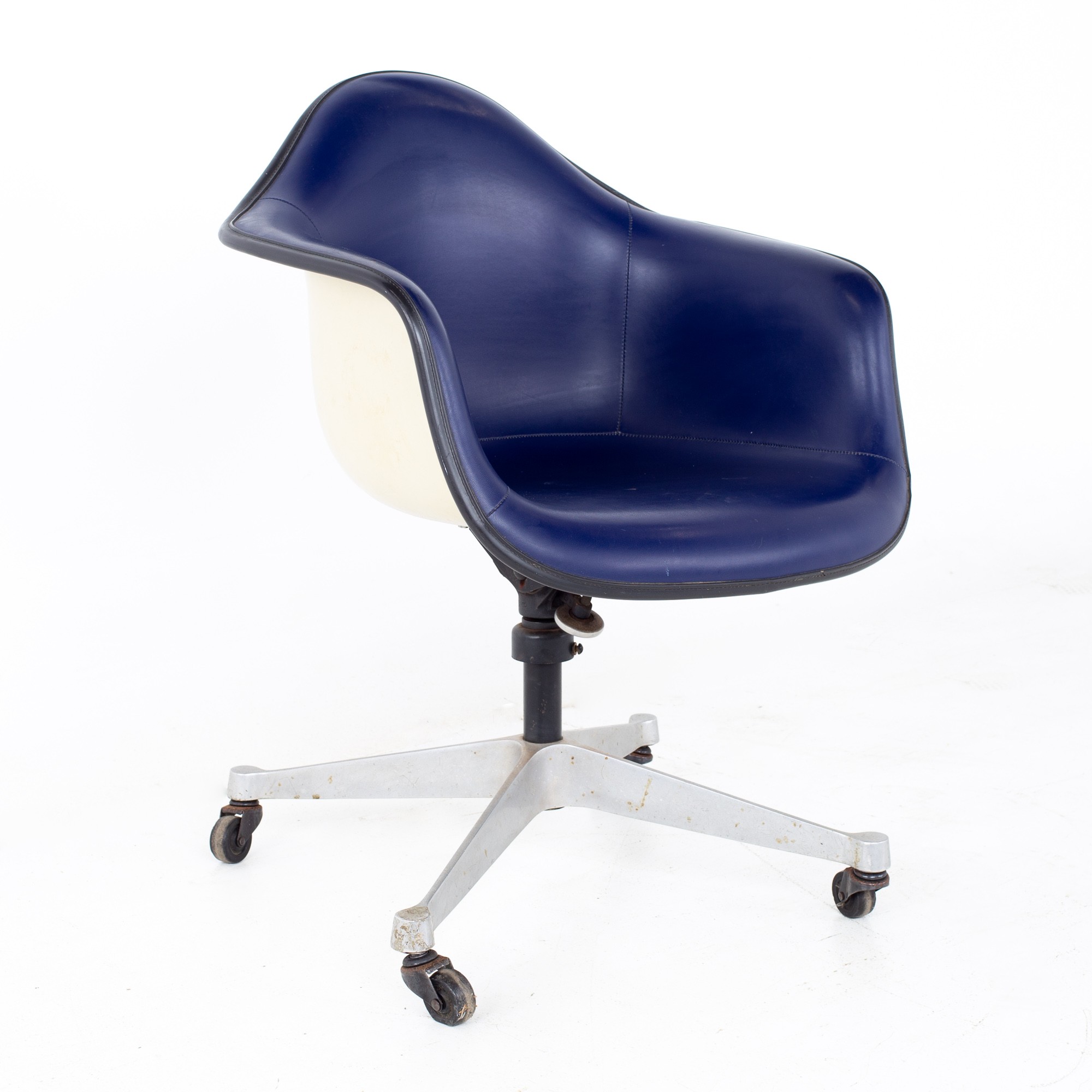 Eames Mid Century Purple Fiberglass Shell Chair