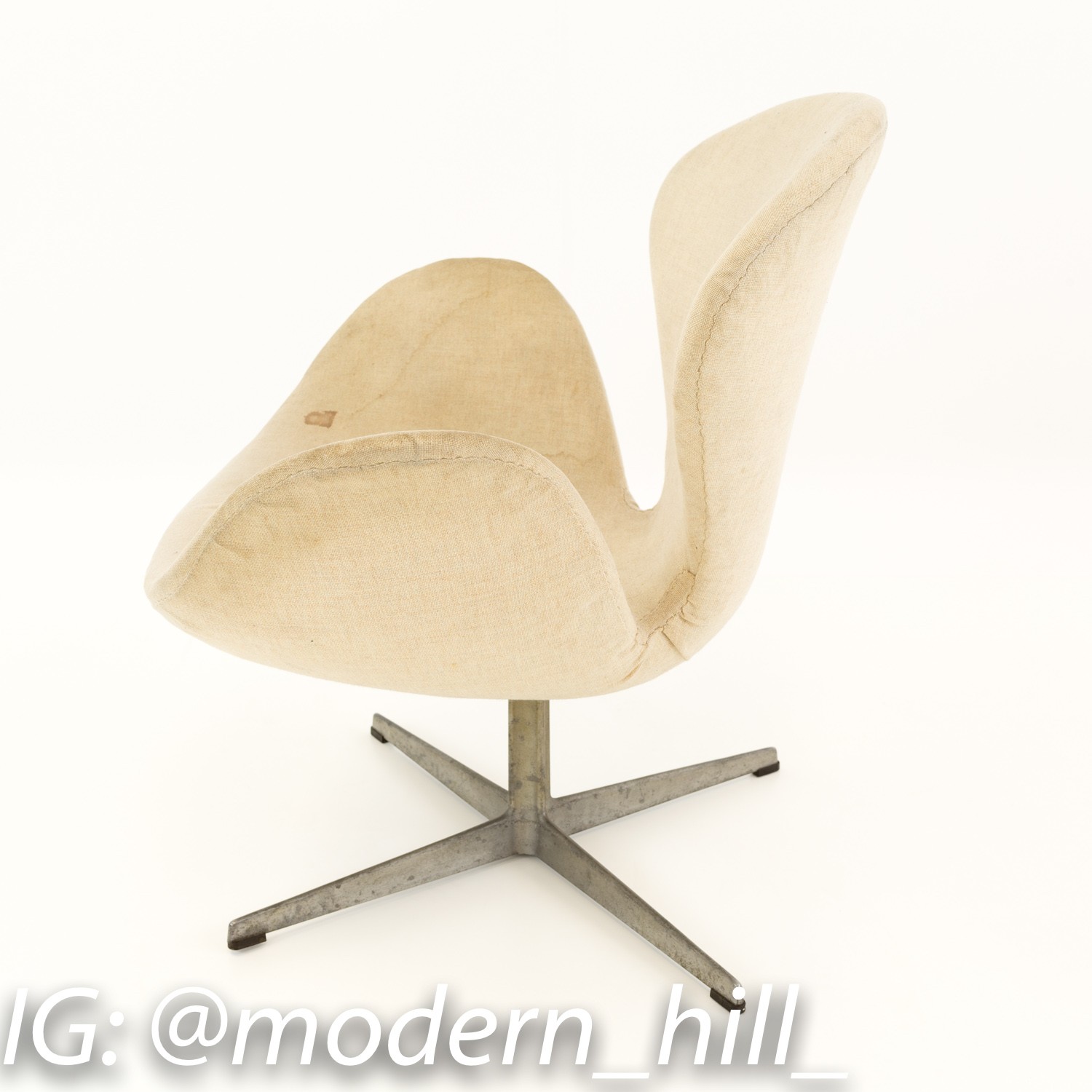 Early Arne Jacobsen for Fritz Hansen Swan Chair