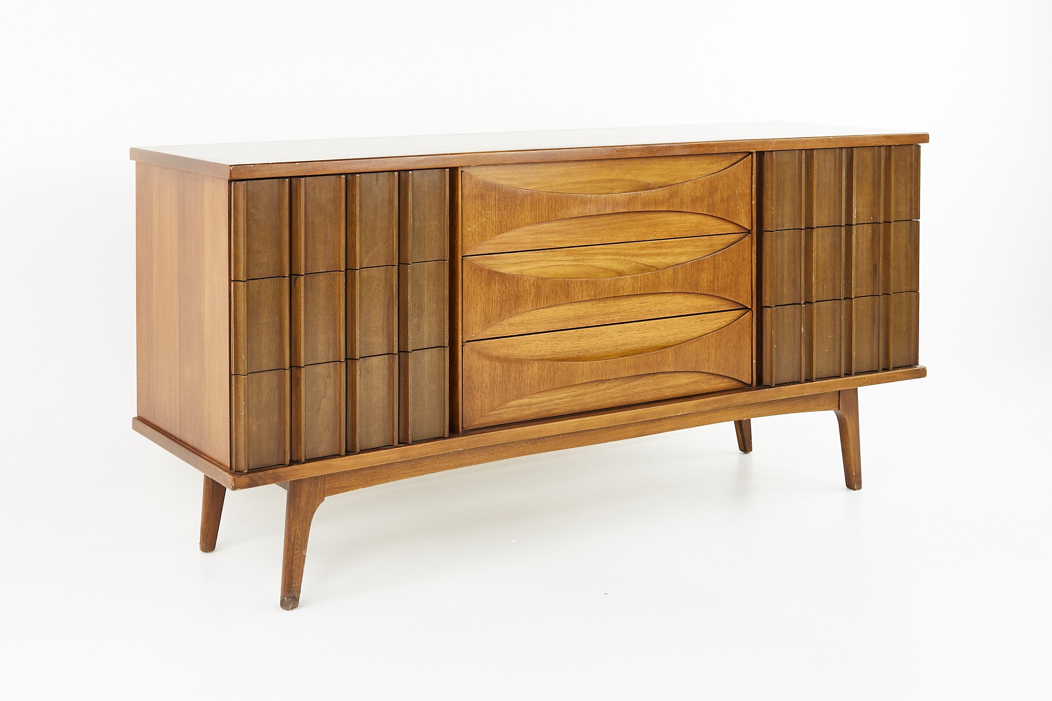 United Furniture Mid Century Walnut Credenza Lowboy 9 Drawer Dresser