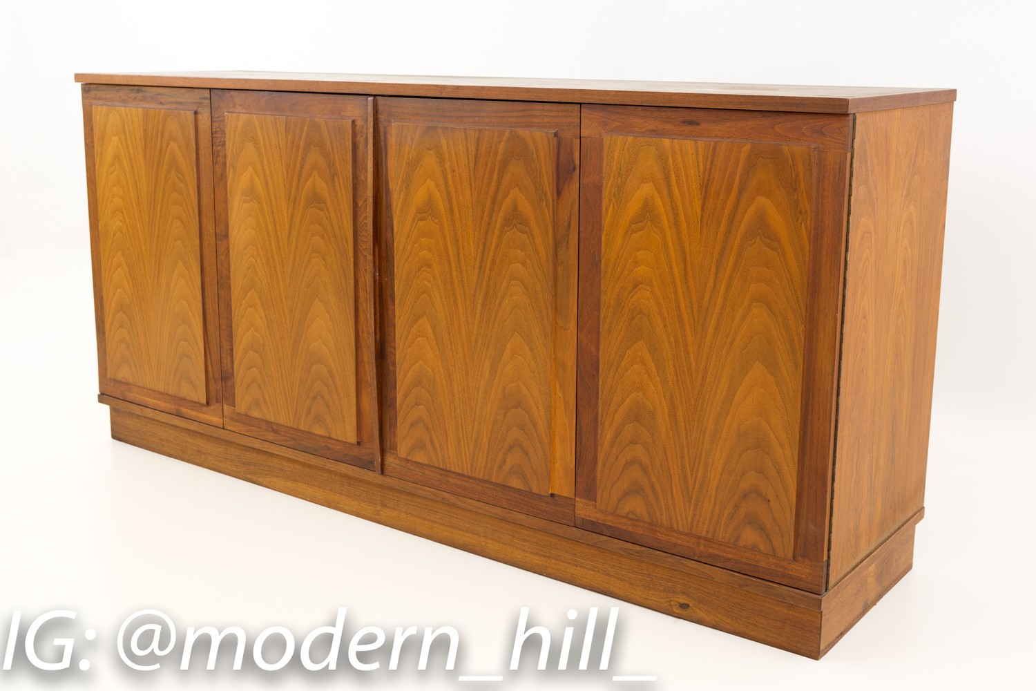 Merton Gershun for Dillingham Esprit Mid Century Sideboard Credenza and Hutch