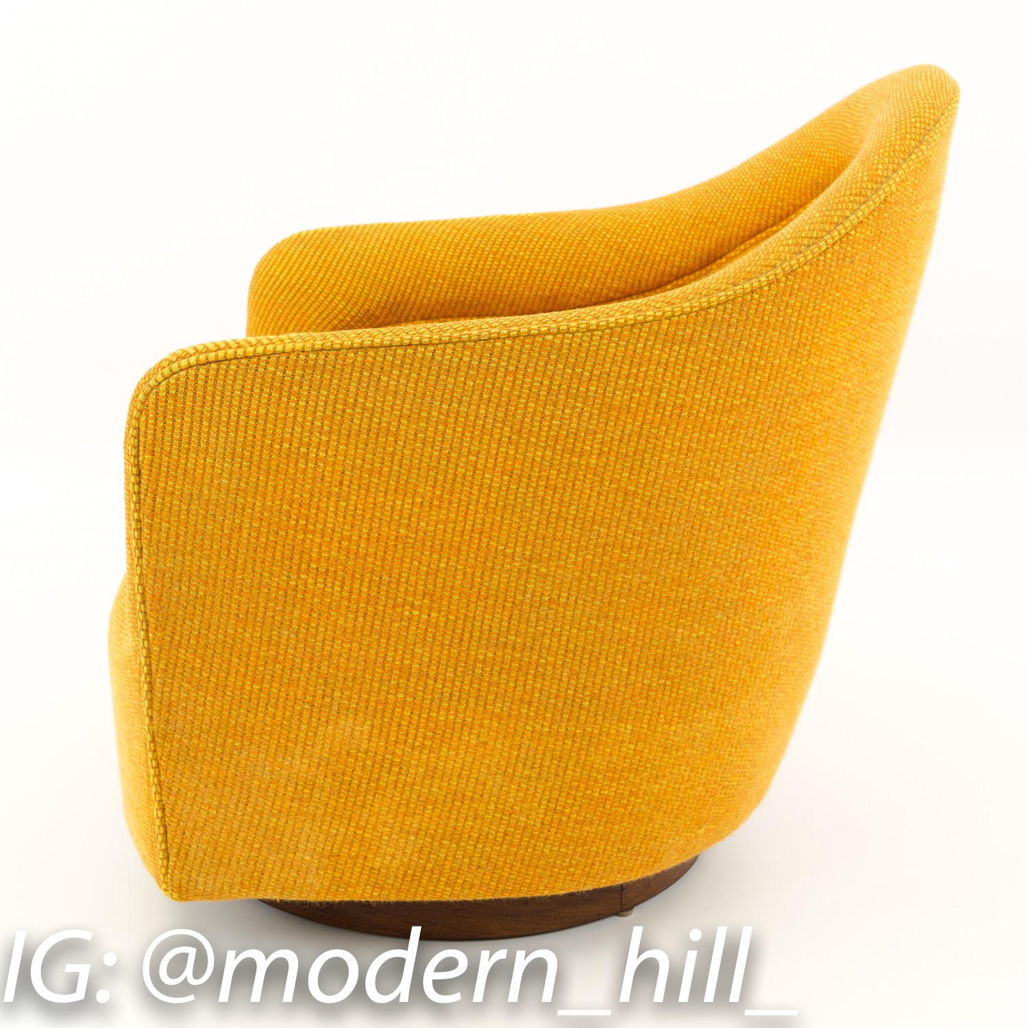 Milo Baughman for Thayer Coggin Sculpted Teardrop Barrel Swivel Lounge Chairs in Original Wool Tweed Orange Fabric