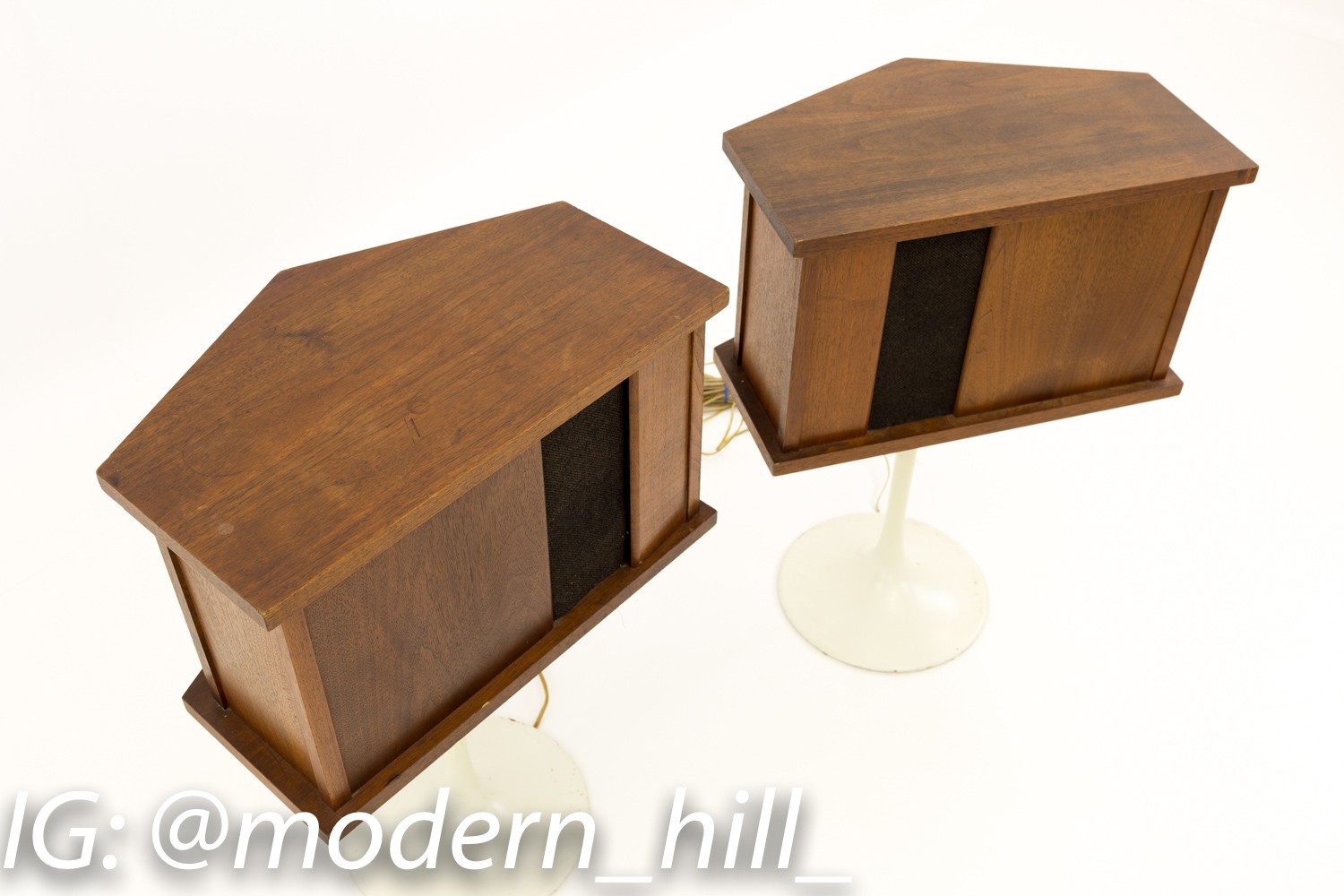 Mid Century Modern Bose 901 Speakers on Saarinen Style Pedestal Bases