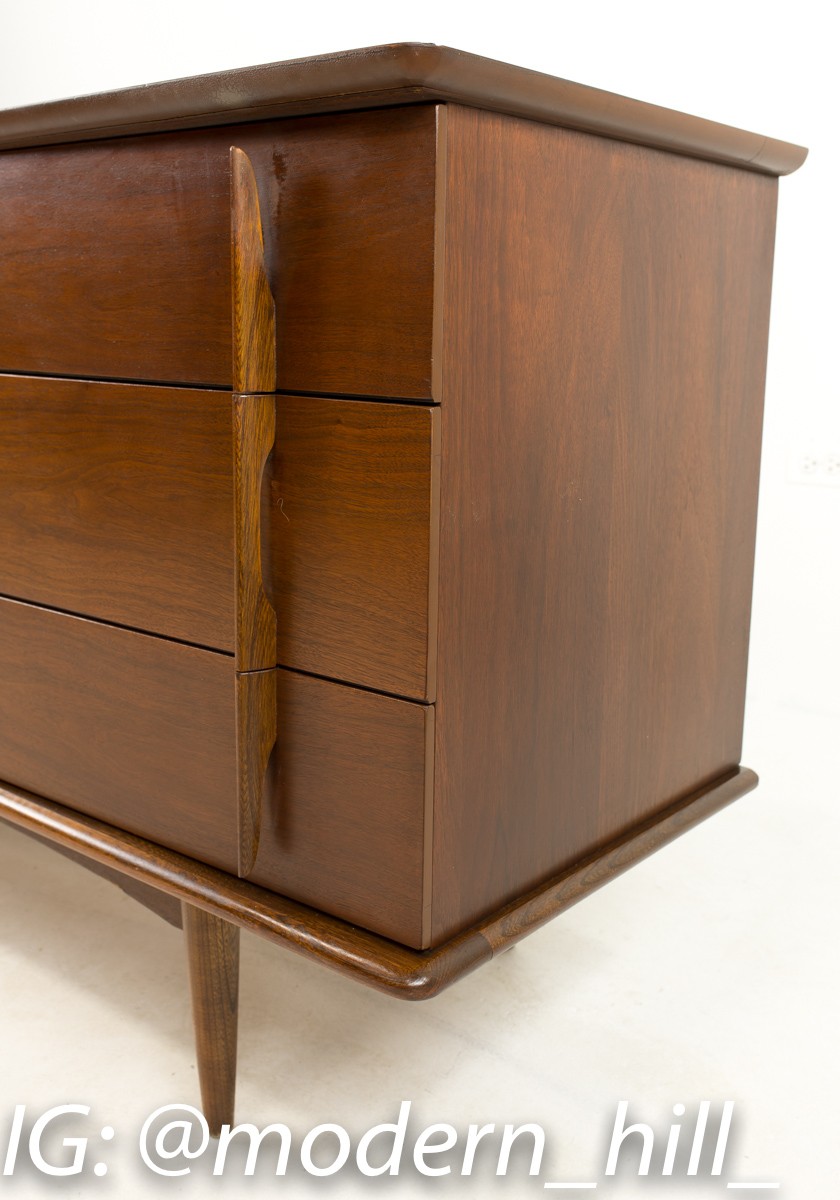 United Lowboy 6 Drawer Mid Century Modern Dresser with Mirror