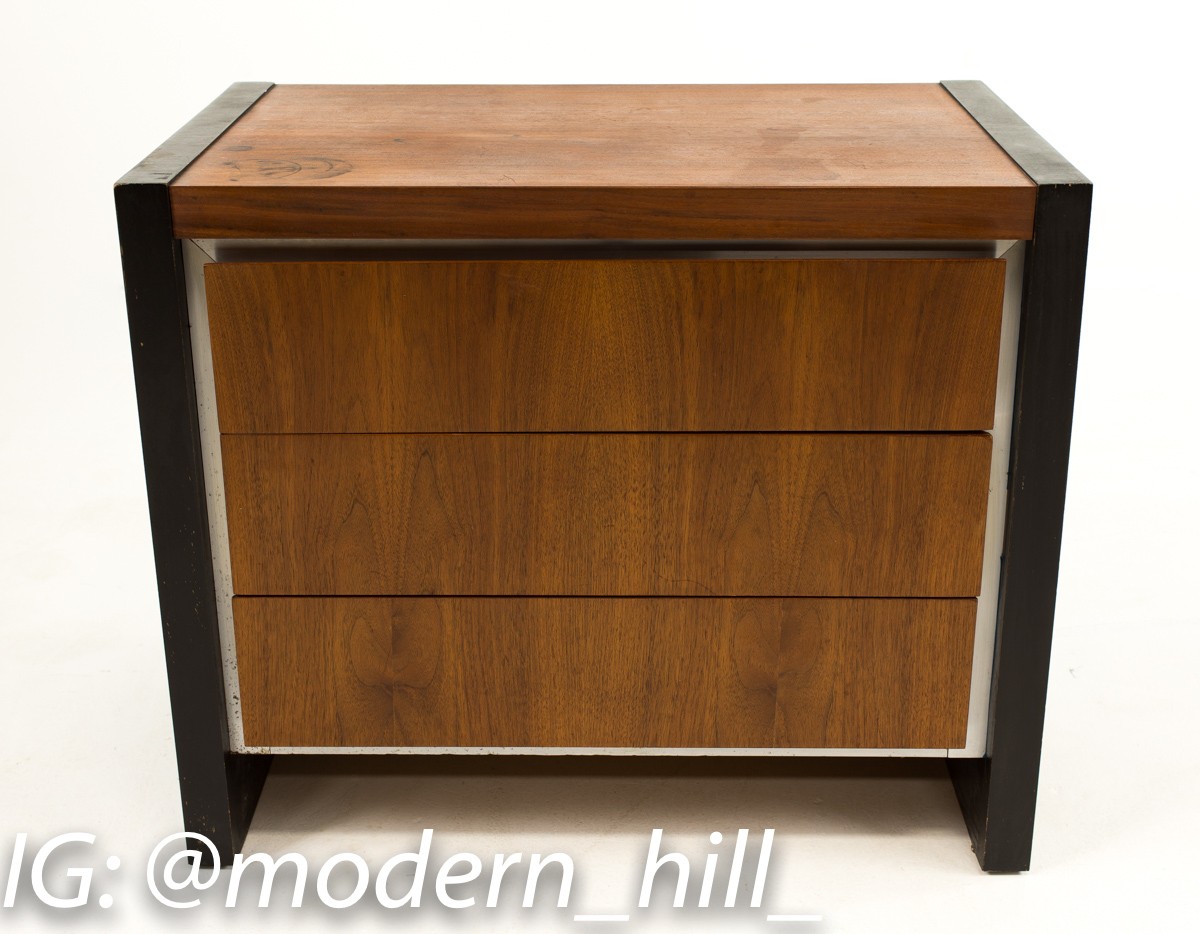 Milo Baughman for Dillingham Mid Century Modern Nightstands