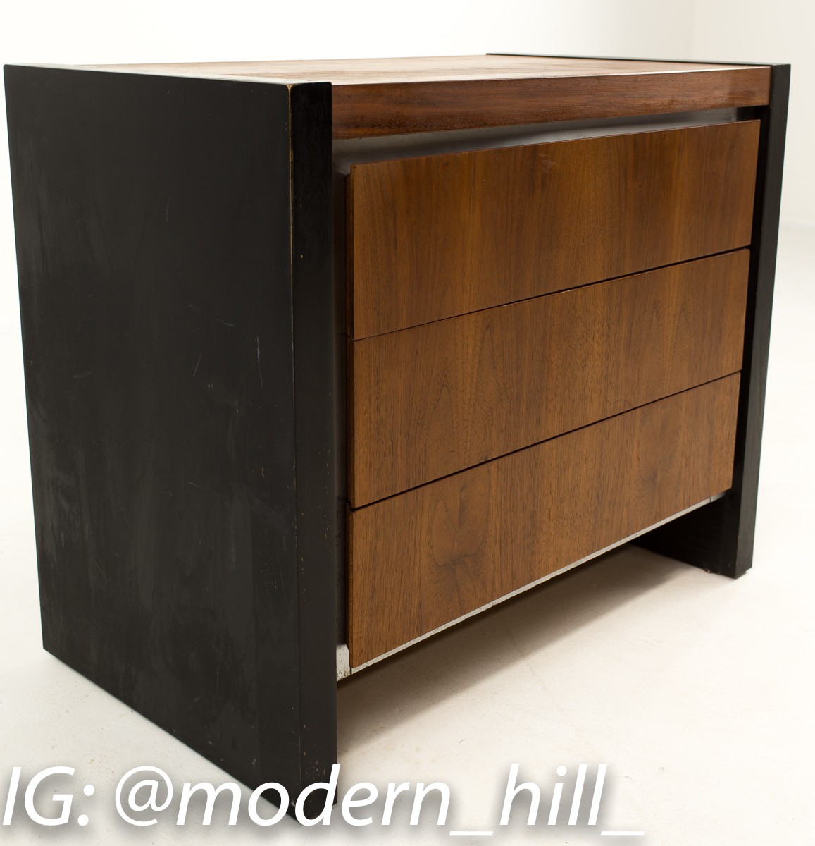 Milo Baughman for Dillingham Mid Century Modern Nightstands
