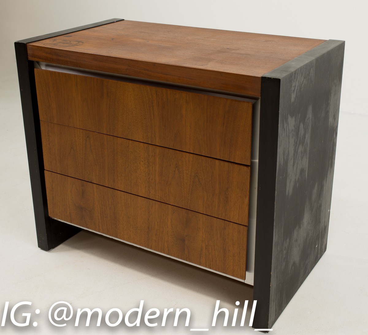 Milo Baughman for Dillingham Mid Century Modern Nightstands