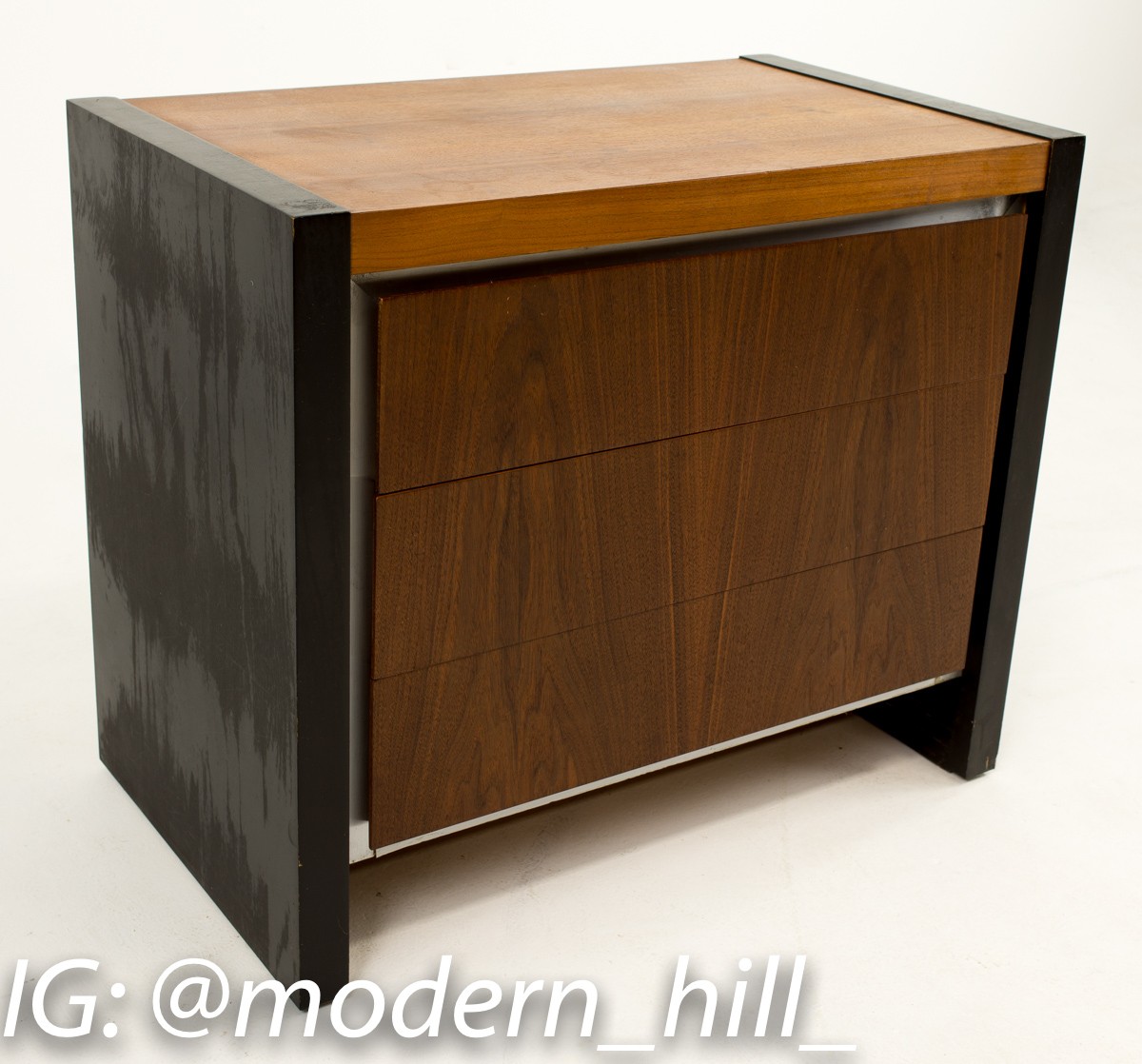 Milo Baughman for Dillingham Mid Century Modern Nightstands