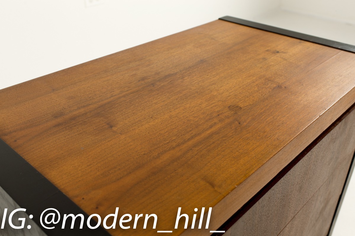 Milo Baughman for Dillingham Mid Century Modern Nightstands