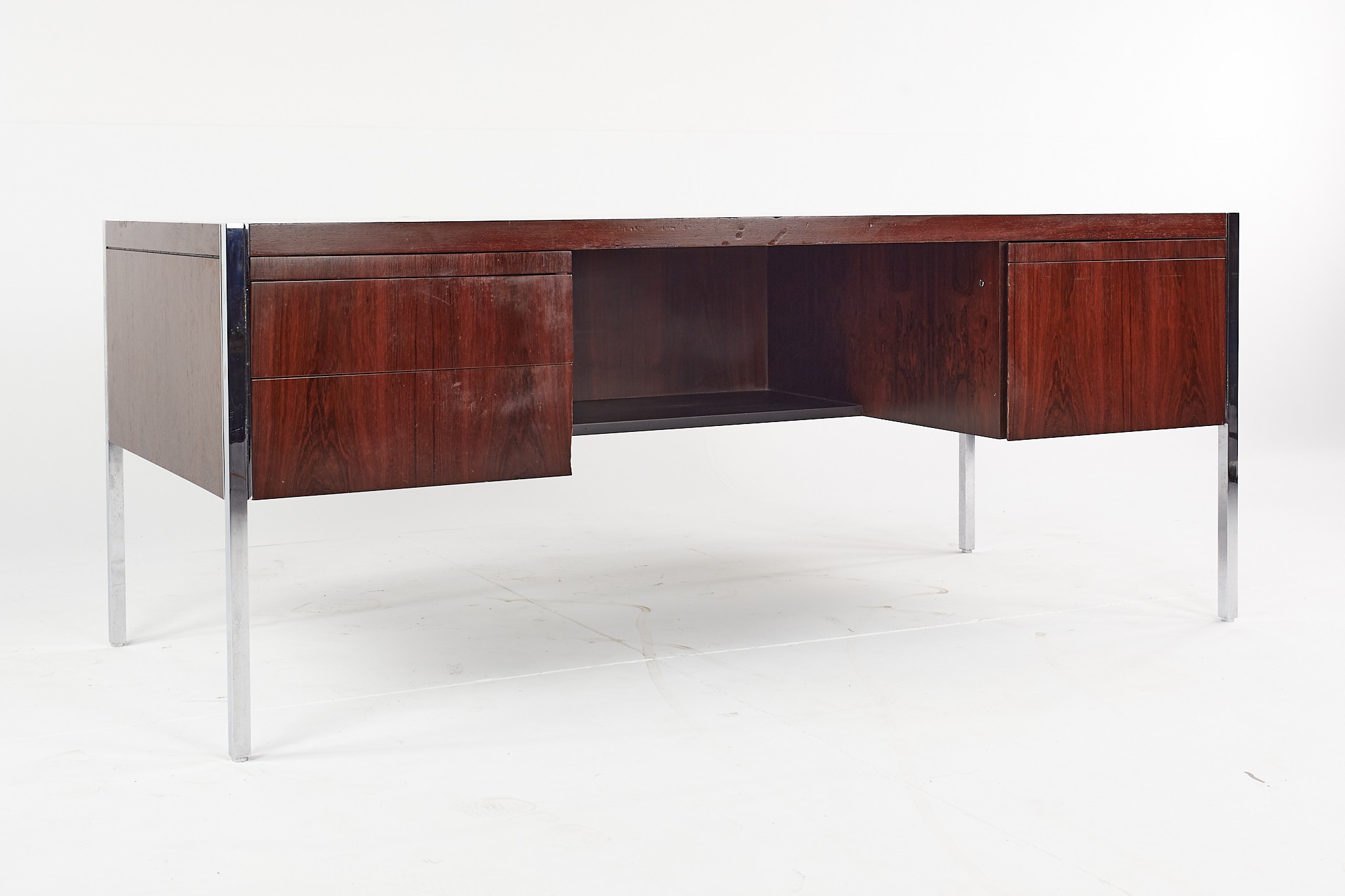 Richard Schultz for Knoll Mid Century Rosewood and Chrome Executive Desk